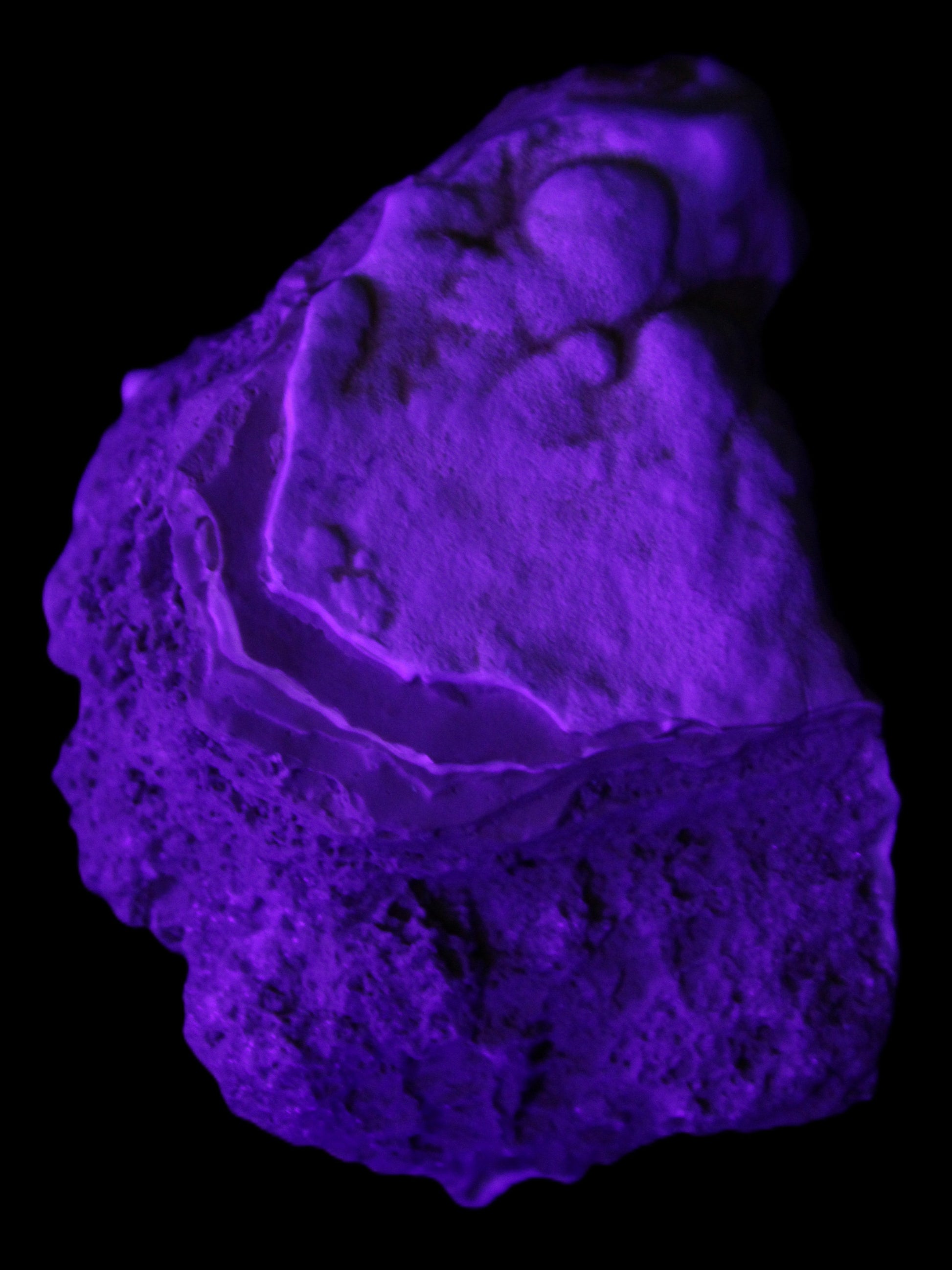 Blue Aragonite Caribbean Calcite specimen 95*48*68mm 352.2g in UV light - Rocks and Things Store