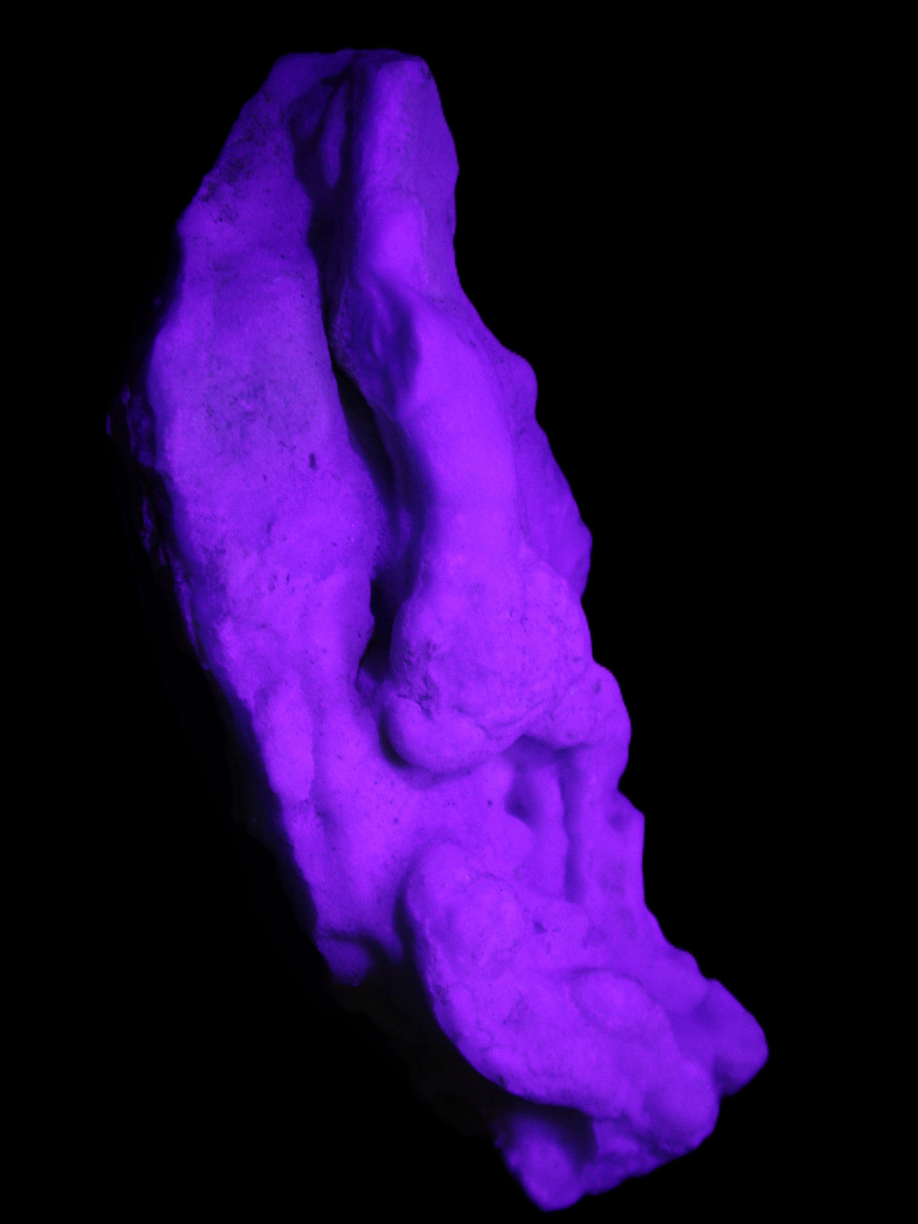 Blue Aragonite specimen 102*22*42mm 100g in UV light - Rocks and Things Store