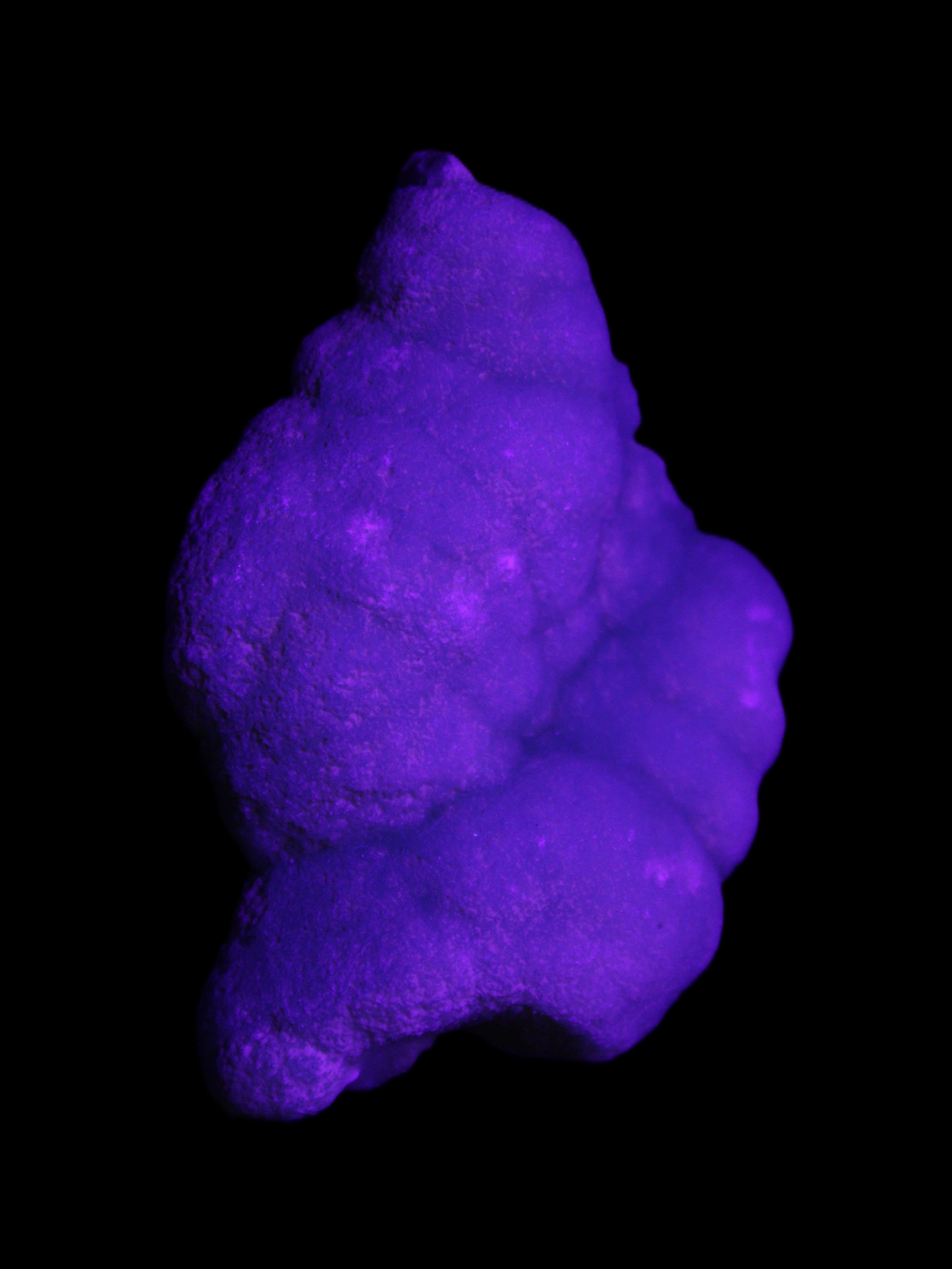 Blue Aragonite specimen 73*22*53mm 100g in UV light - Rocks and Things Store