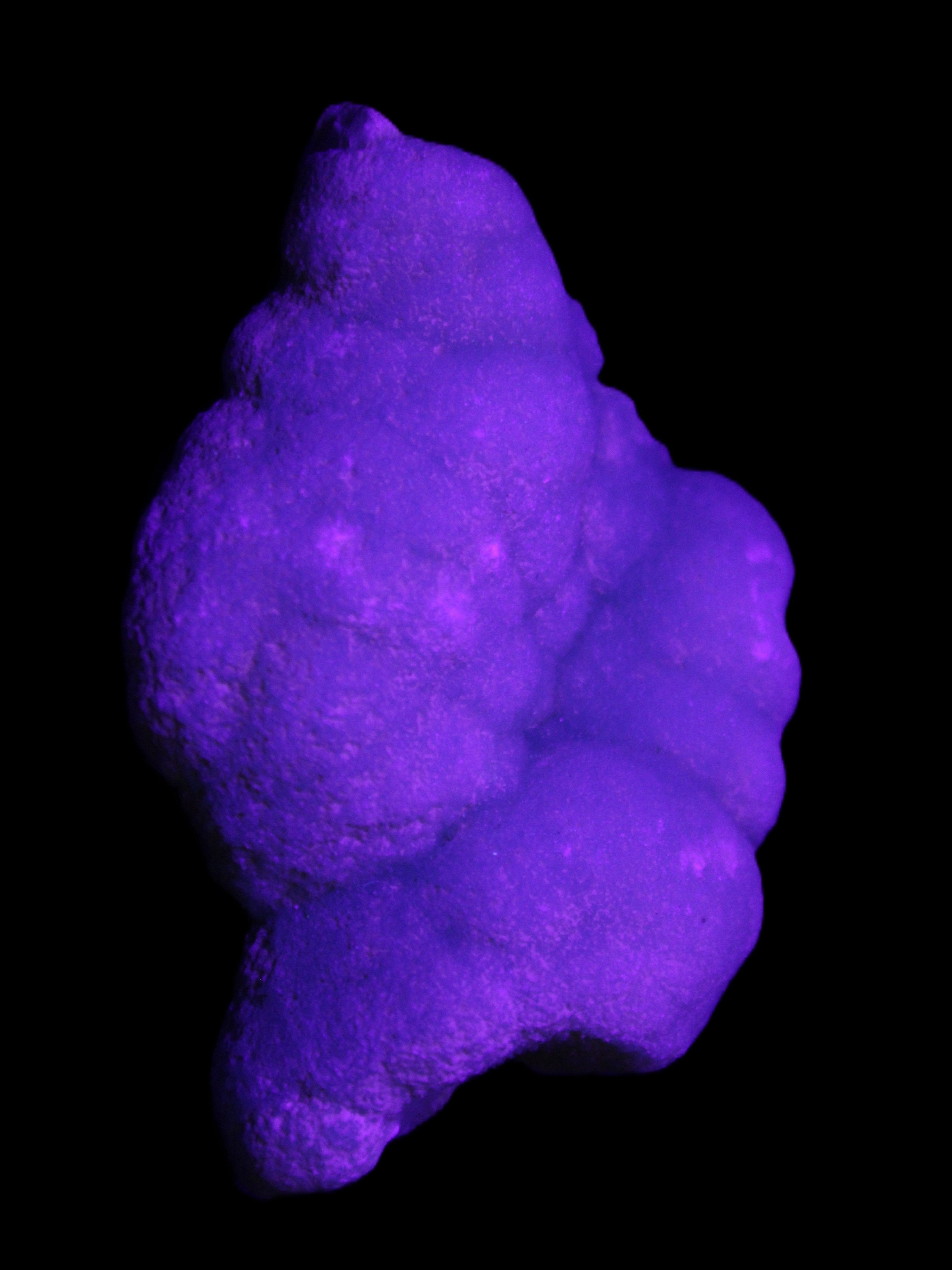 Blue Aragonite specimen 73*22*53mm 100g in UV light - Rocks and Things Store