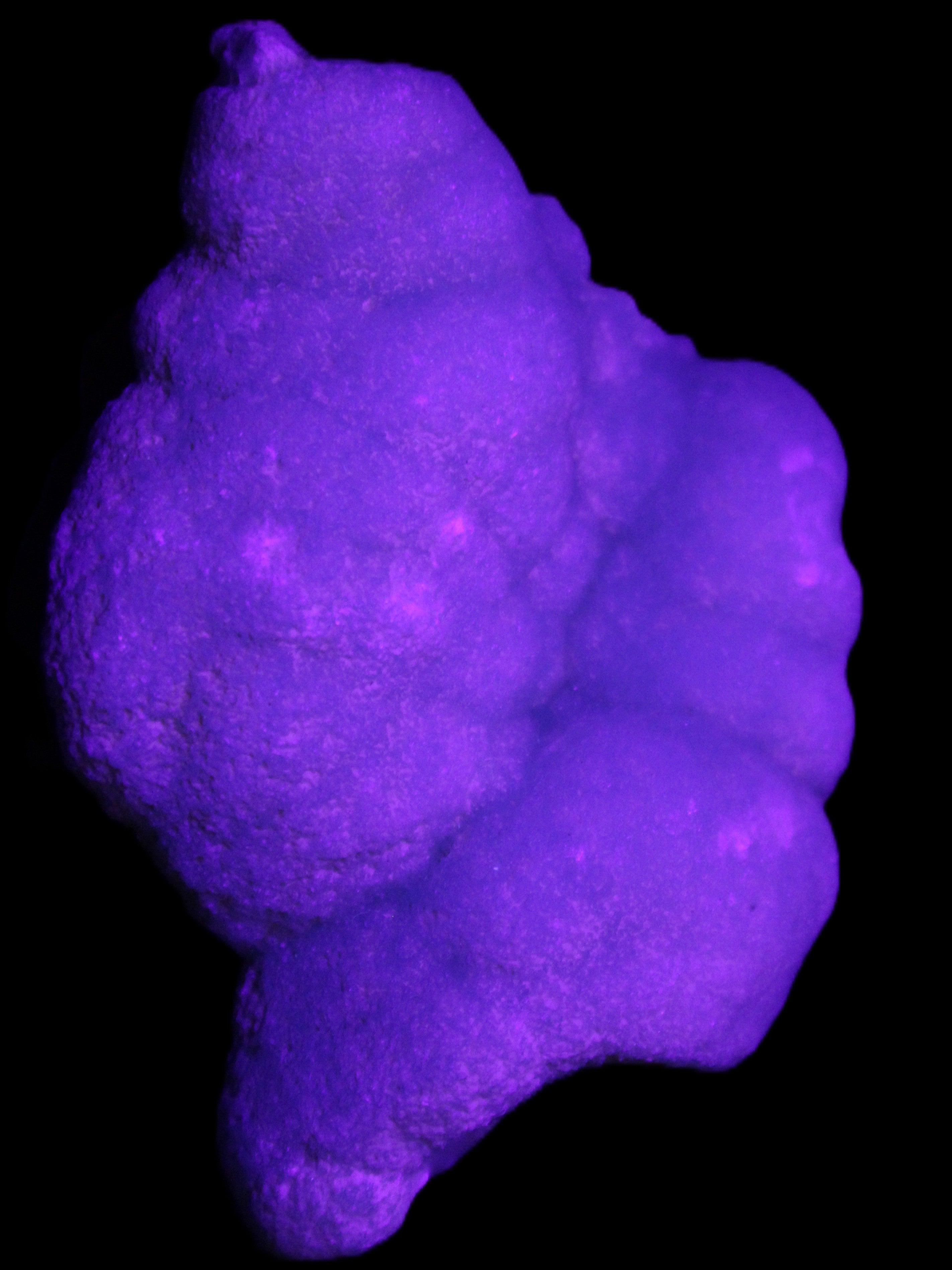 Blue Aragonite specimen 73*22*53mm 100g in UV light - Rocks and Things Store