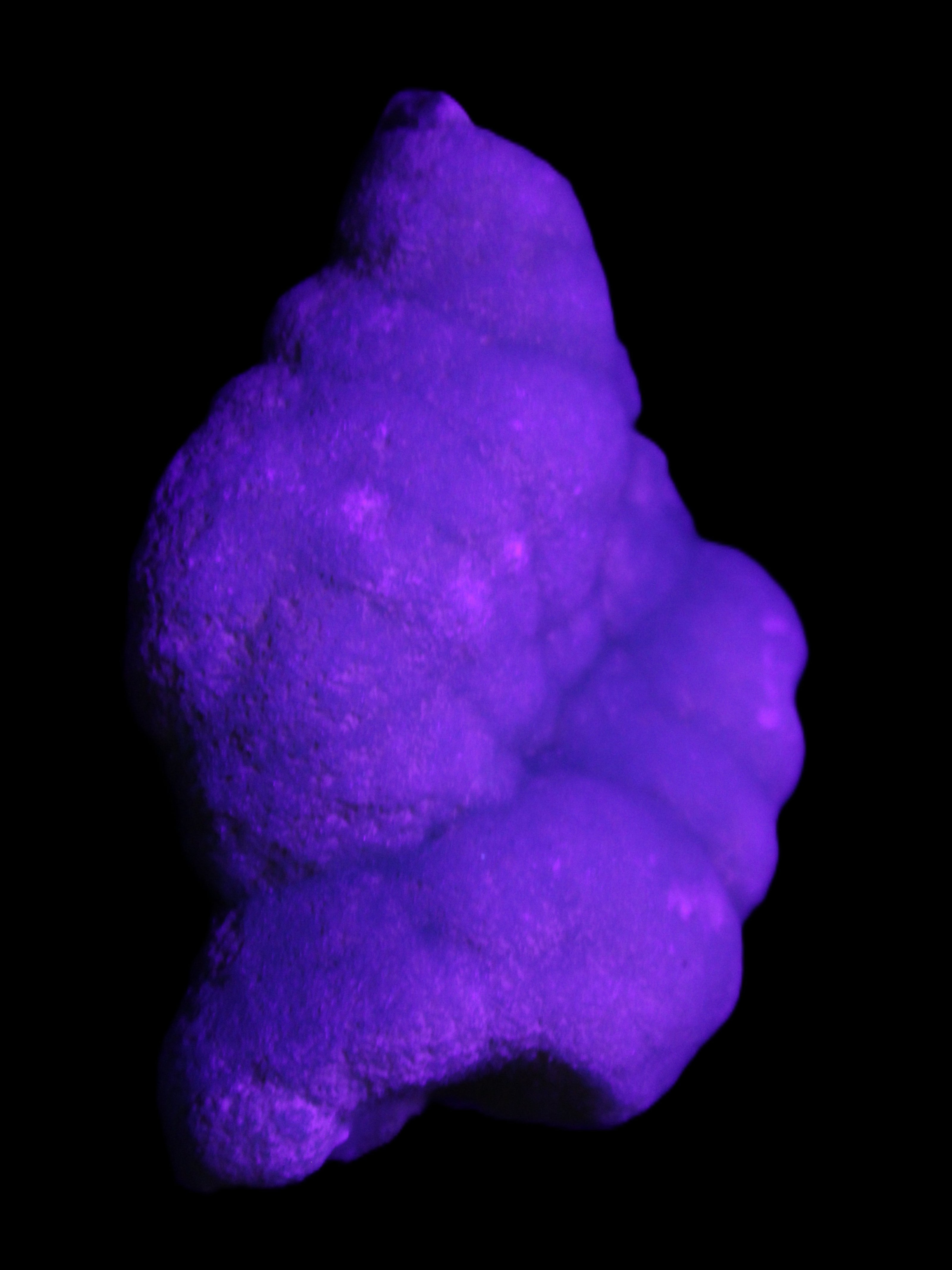 Blue Aragonite specimen 73*22*53mm 100g in UV light - Rocks and Things Store