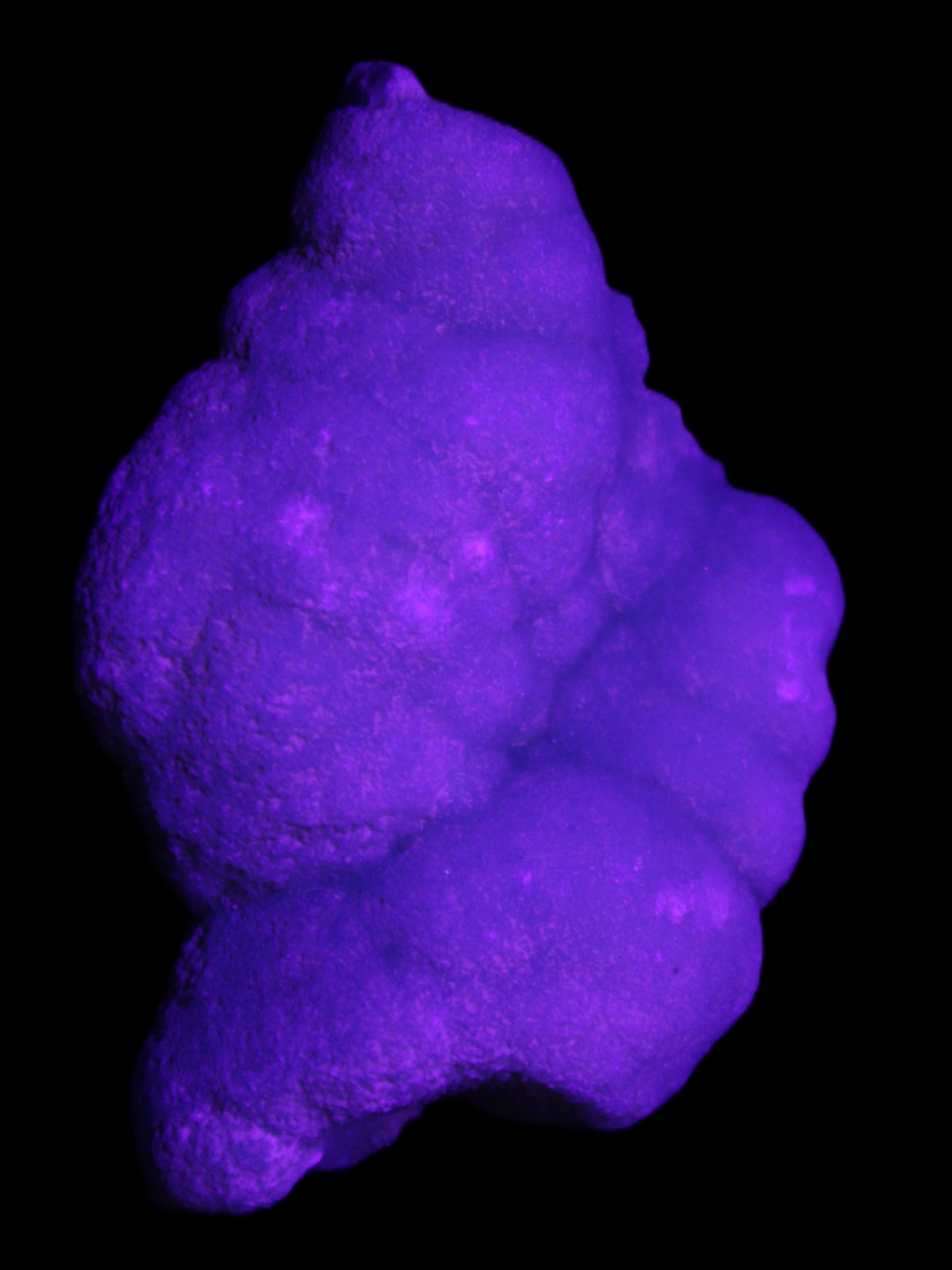 Blue Aragonite specimen 73*22*53mm 100g in UV light - Rocks and Things Store