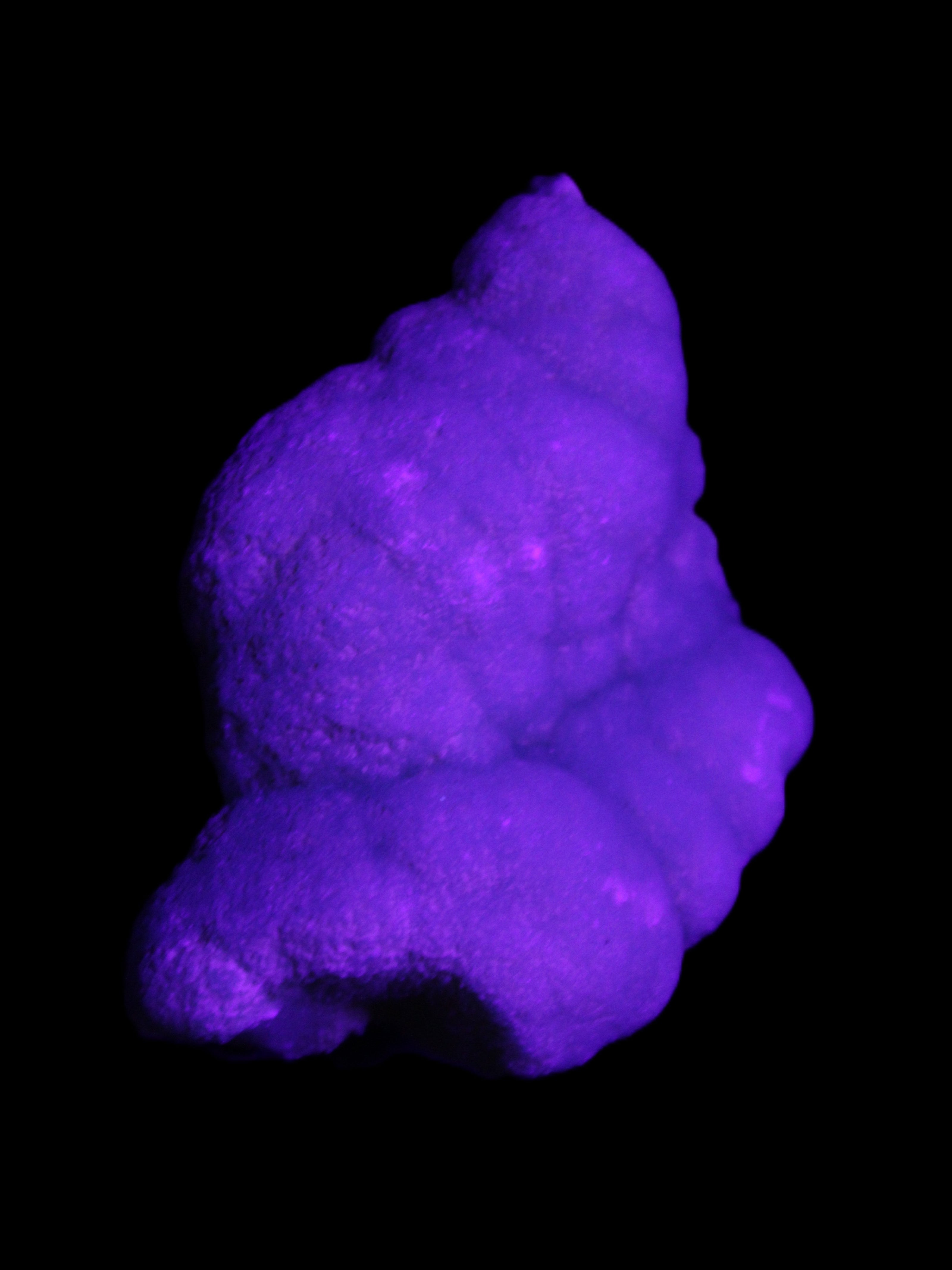 Blue Aragonite specimen 73*22*53mm 100g in UV light - Rocks and Things Store