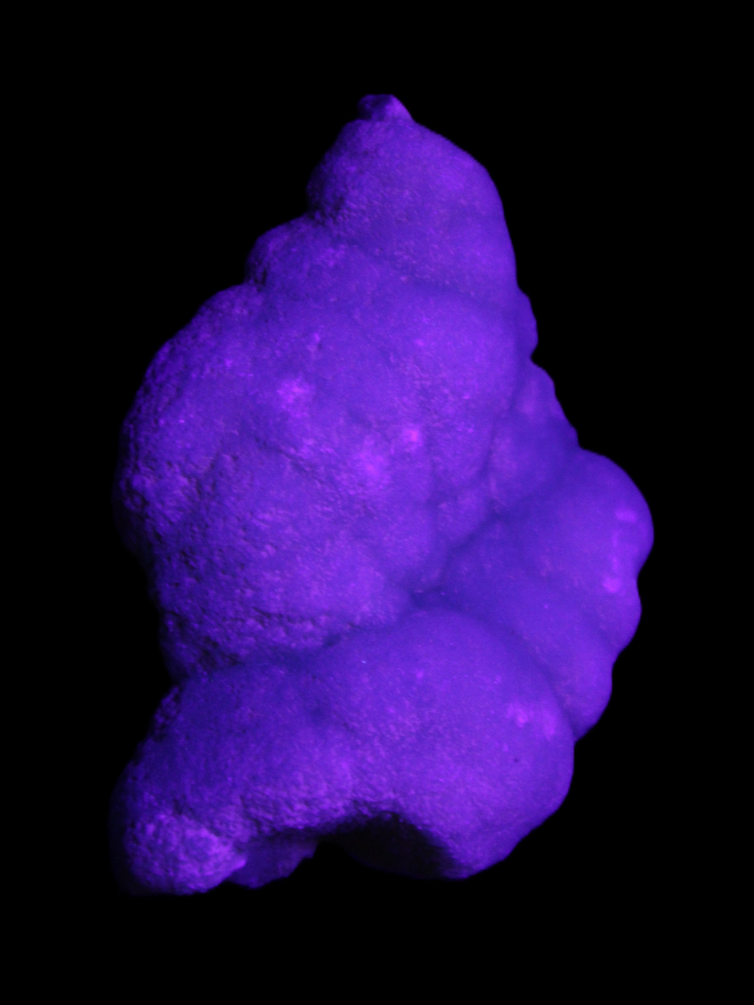 Blue Aragonite specimen 73*22*53mm 100g in UV light - Rocks and Things Store