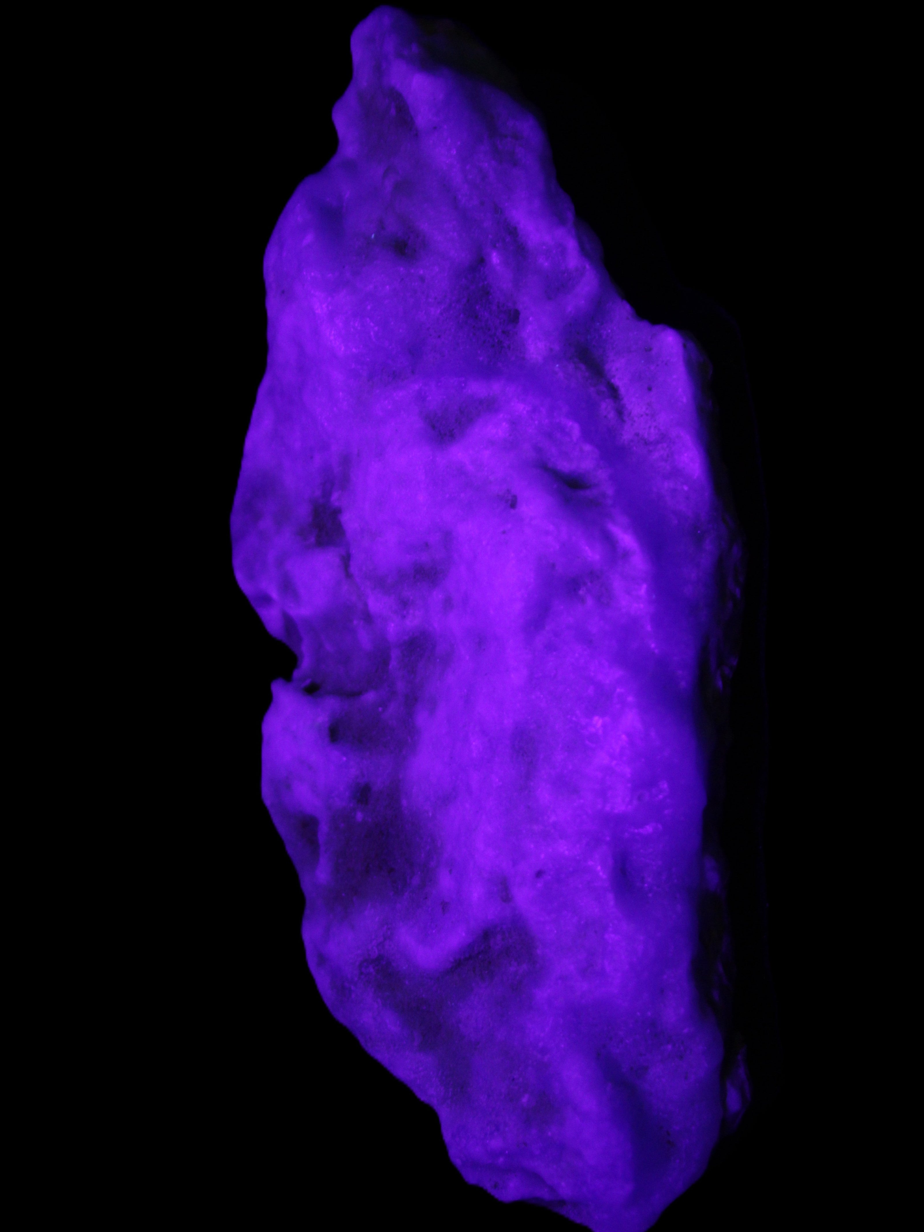 Blue Aragonite specimen 116*22*55mm 146g in UV light - Rocks and Things Store