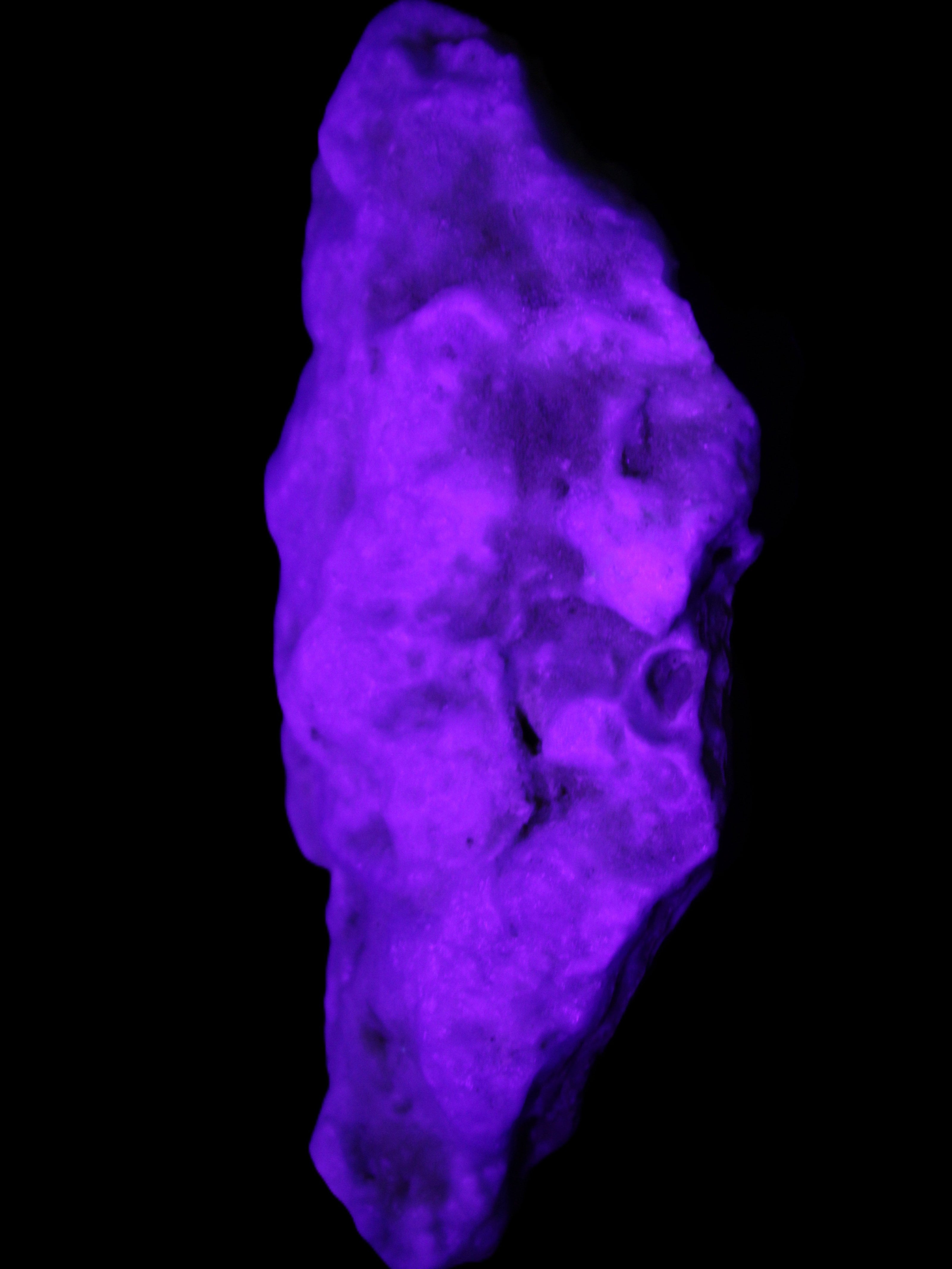 Blue Aragonite specimen 116*22*55mm 146g in UV light - Rocks and Things Store