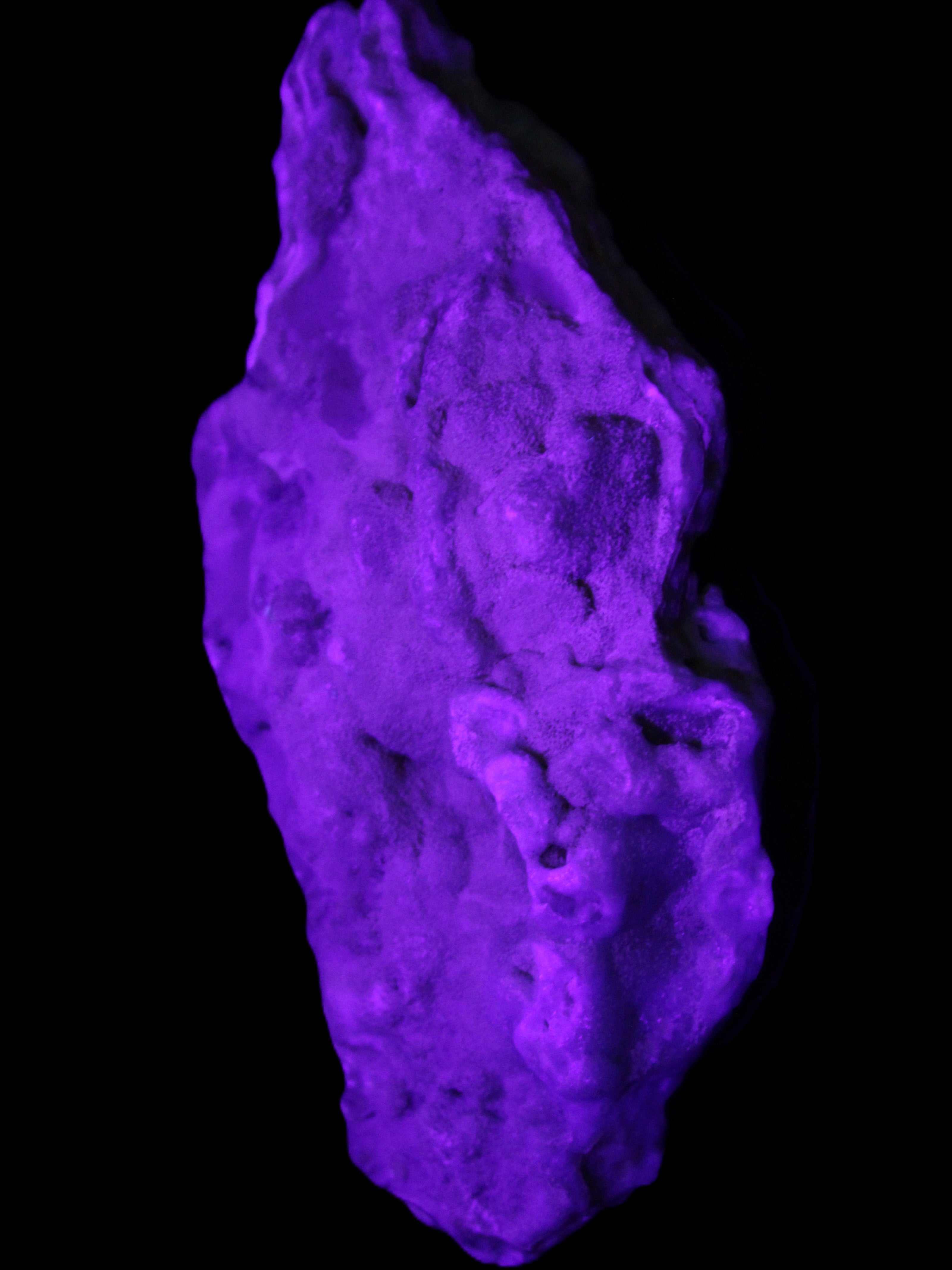 Blue Aragonite specimen 116*22*55mm 146g in UV light - Rocks and Things Store