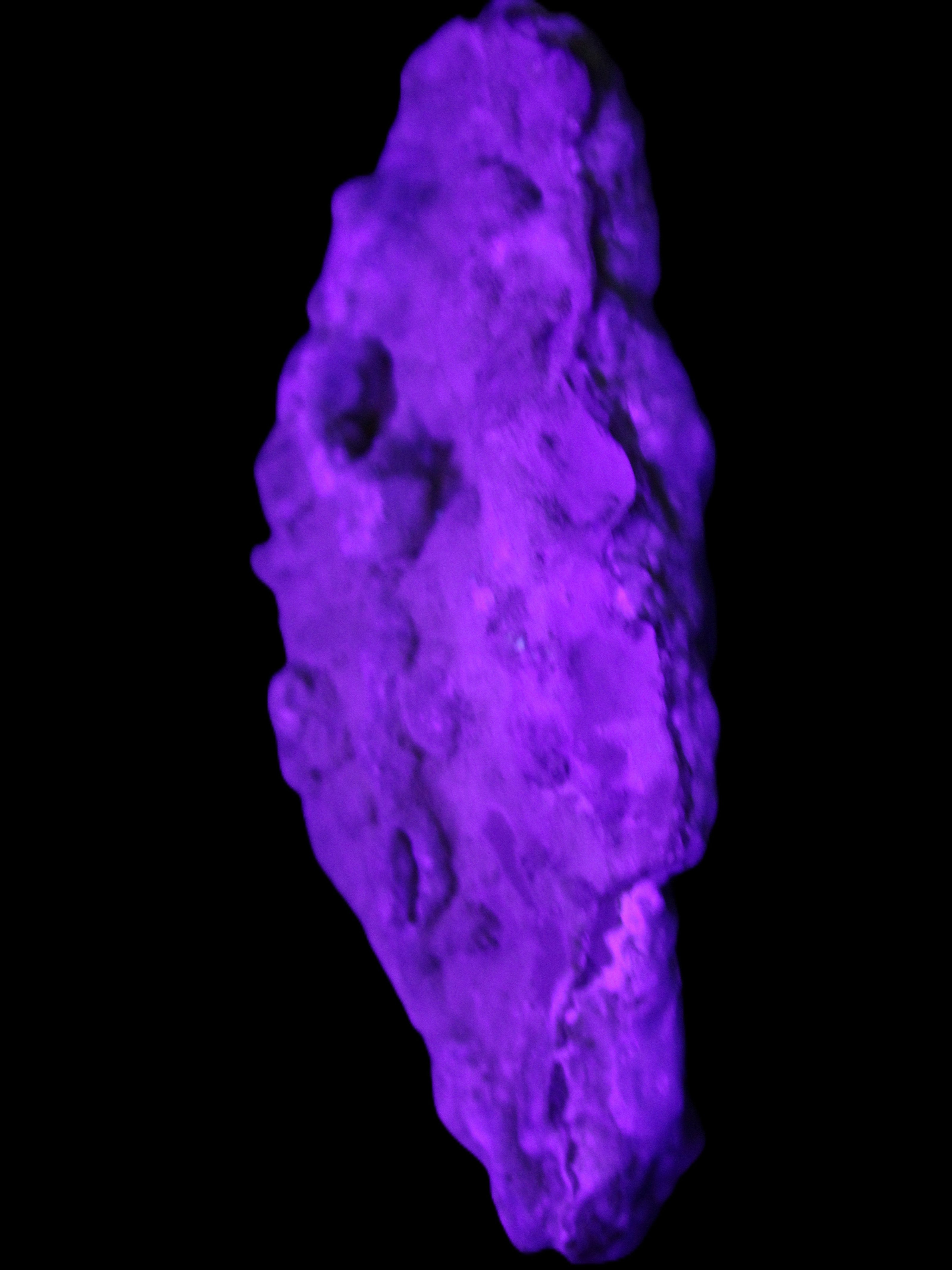 Blue Aragonite specimen 116*22*55mm 146g in UV light - Rocks and Things Store