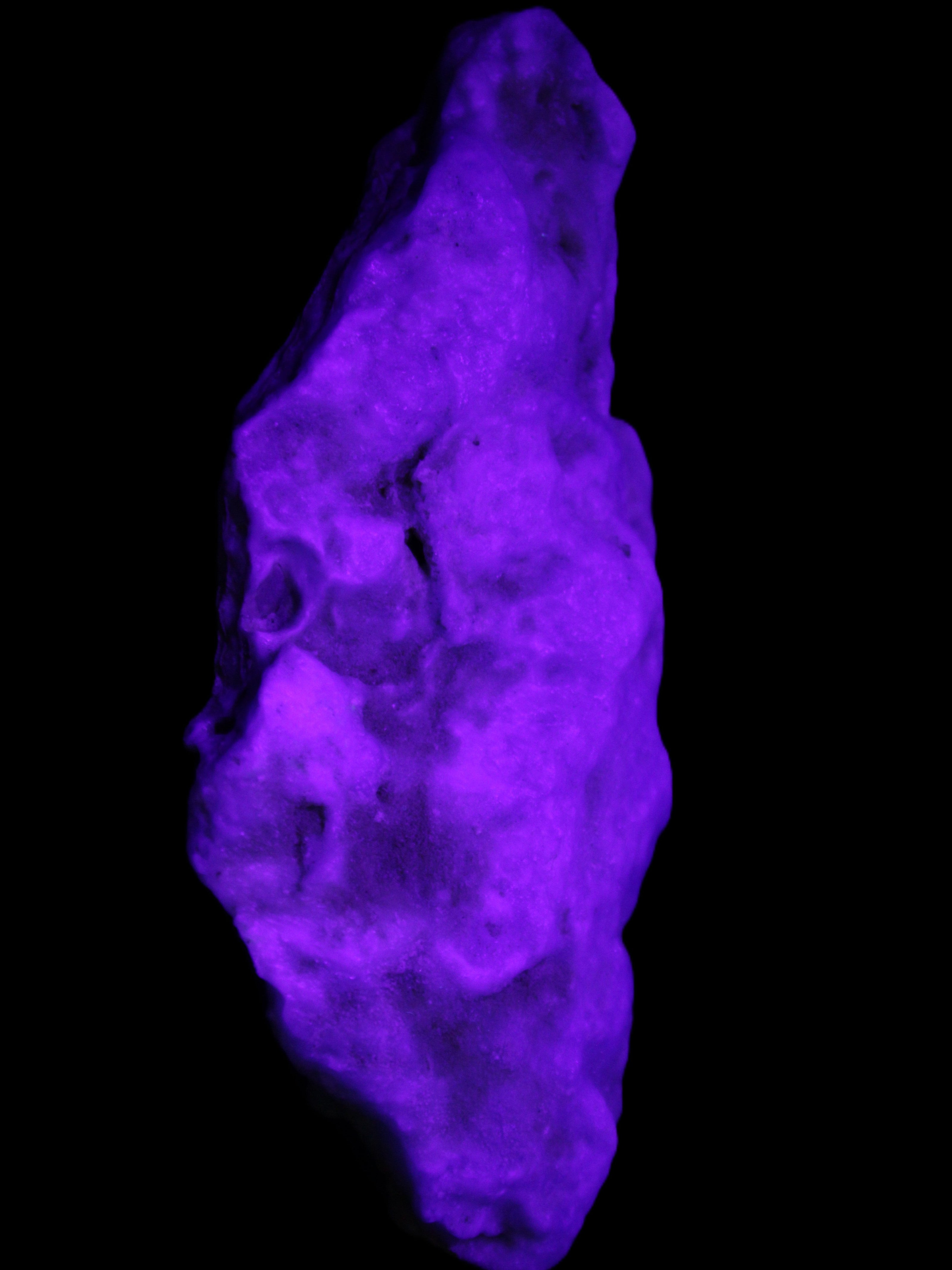 Blue Aragonite specimen 116*22*55mm 146g in UV light - Rocks and Things Store