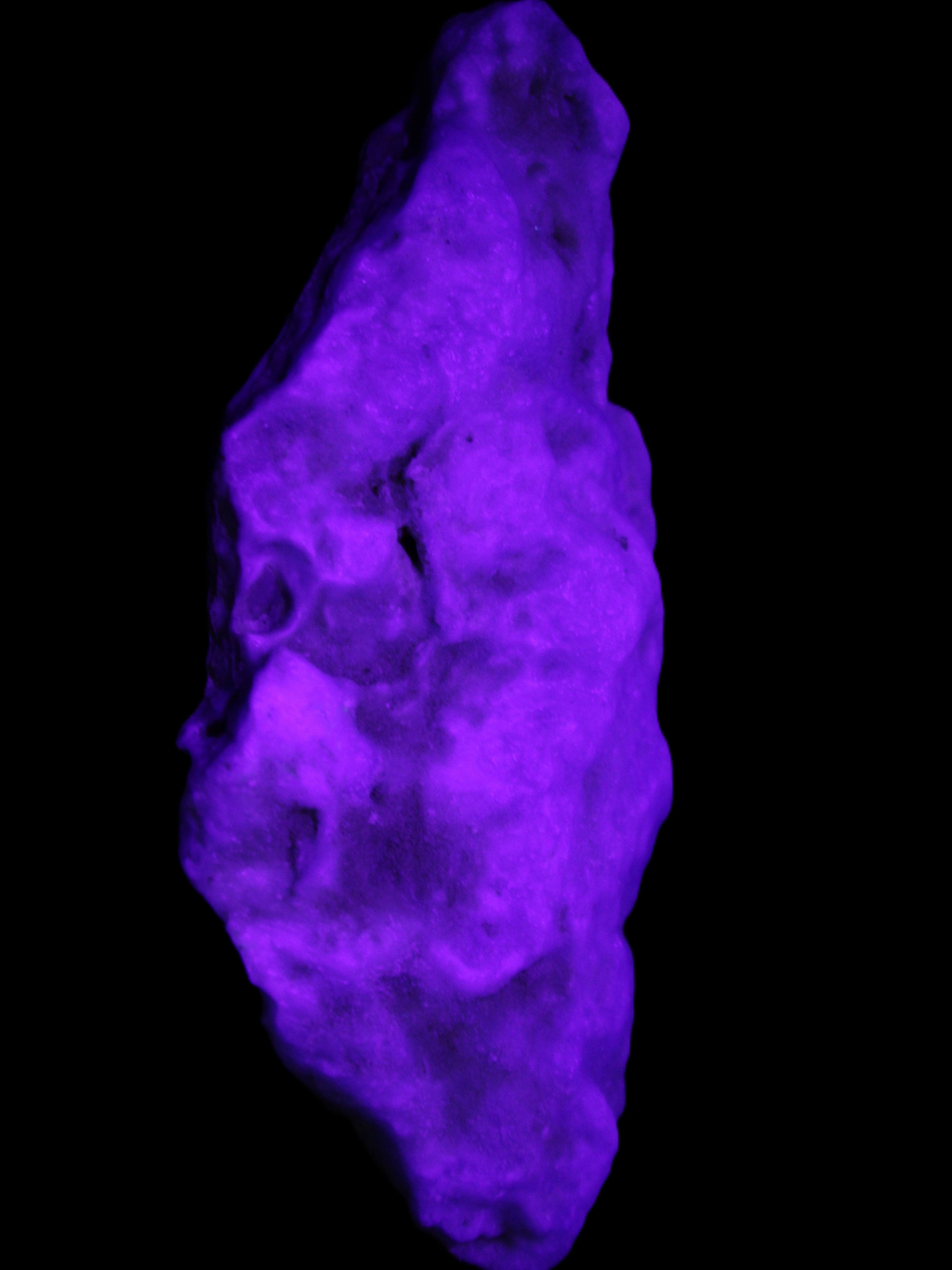 Blue Aragonite specimen 116*22*55mm 146g in UV light - Rocks and Things Store