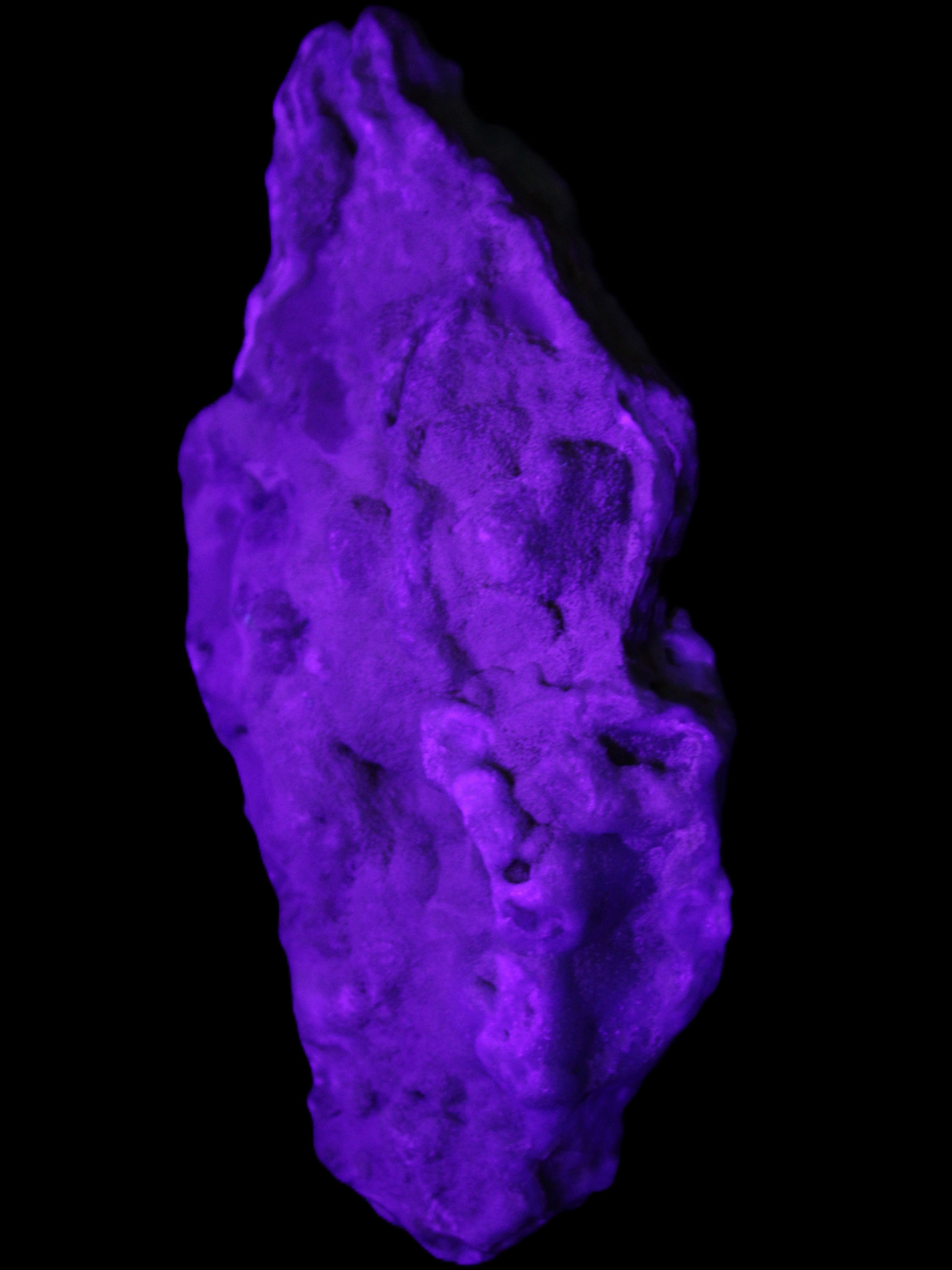 Blue Aragonite specimen 116*22*55mm 146g in UV light - Rocks and Things Store