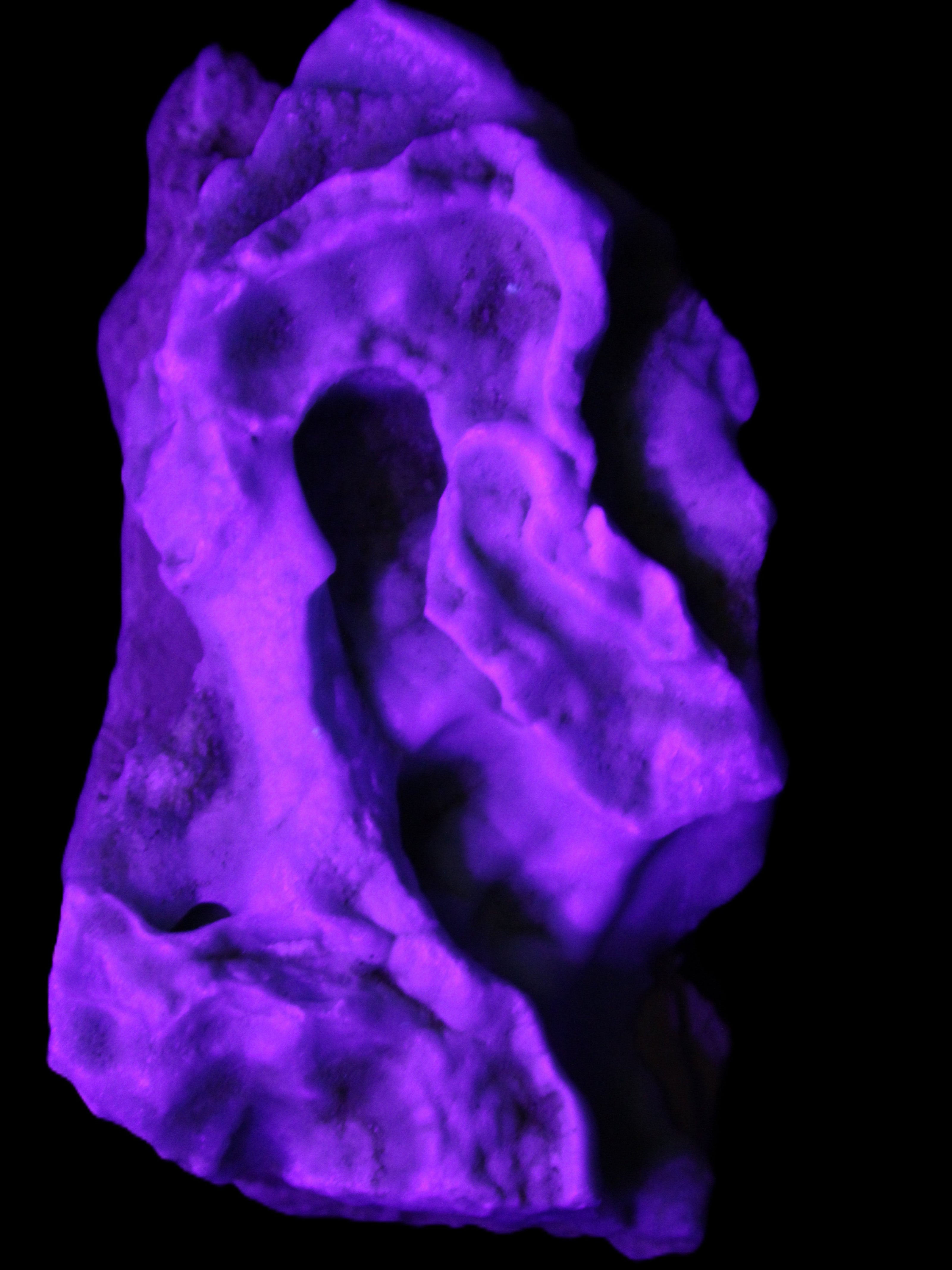 Blue Aragonite specimen 102*21*70mm 185g in UV light - Rocks and Things Store