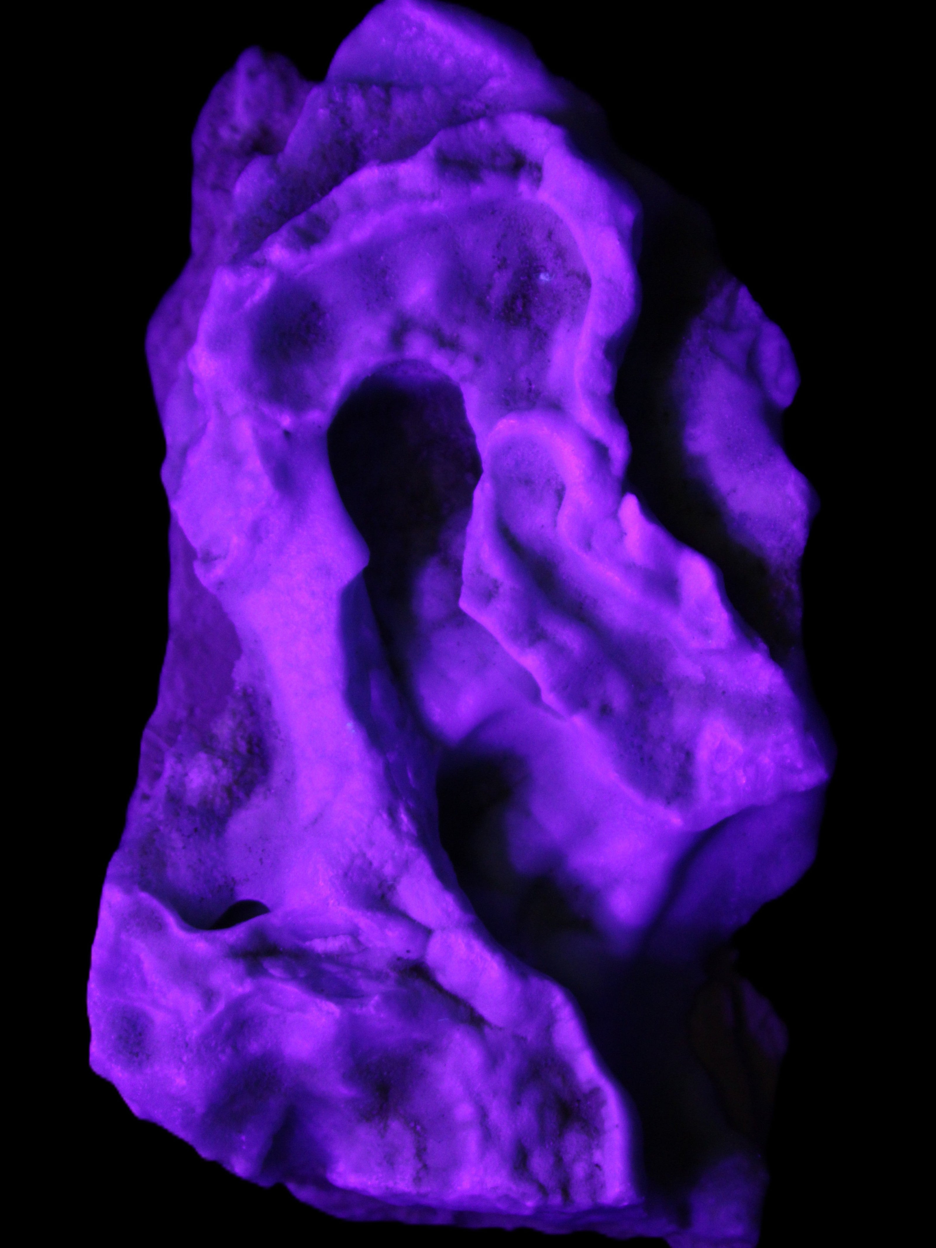 Blue Aragonite specimen 102*21*70mm 185g in UV light - Rocks and Things Store