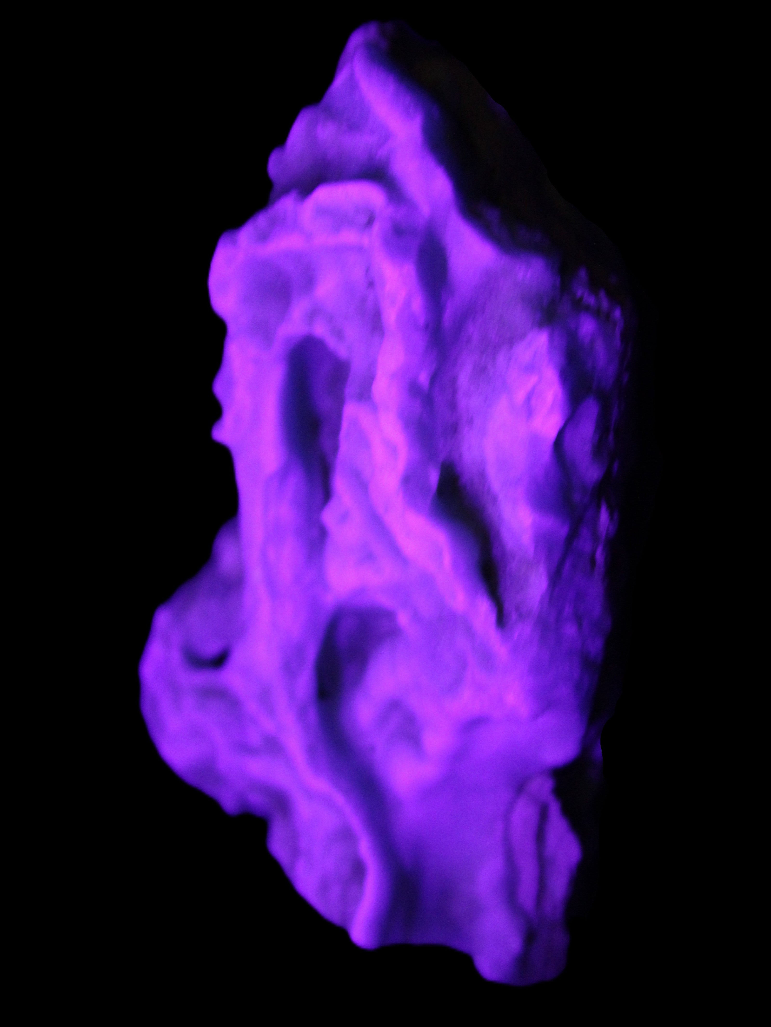 Blue Aragonite specimen 102*21*70mm 185g in UV light - Rocks and Things Store