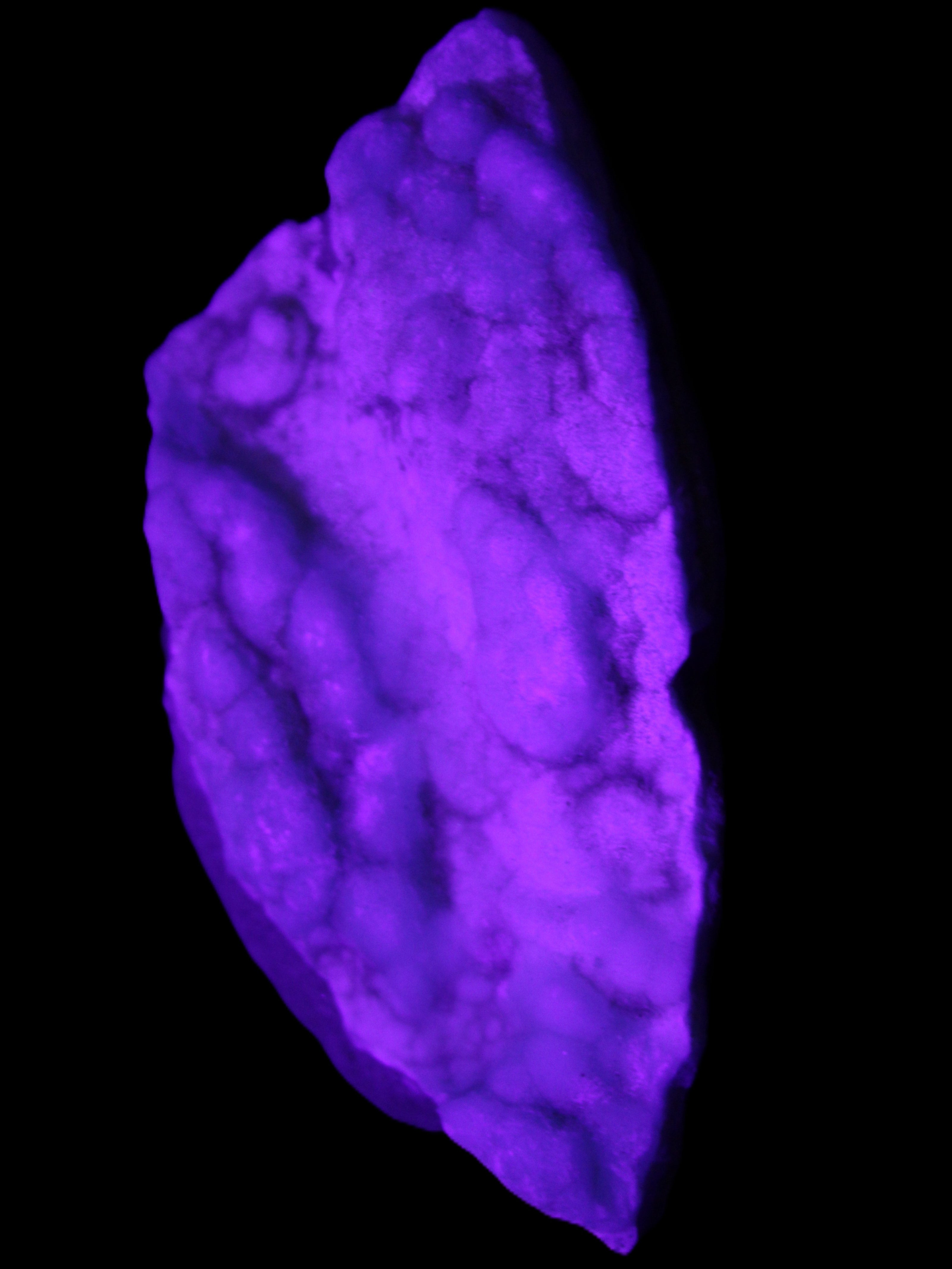 Blue Aragonite specimen 112*35*80mm 270g in UV light - Rocks and Things Store