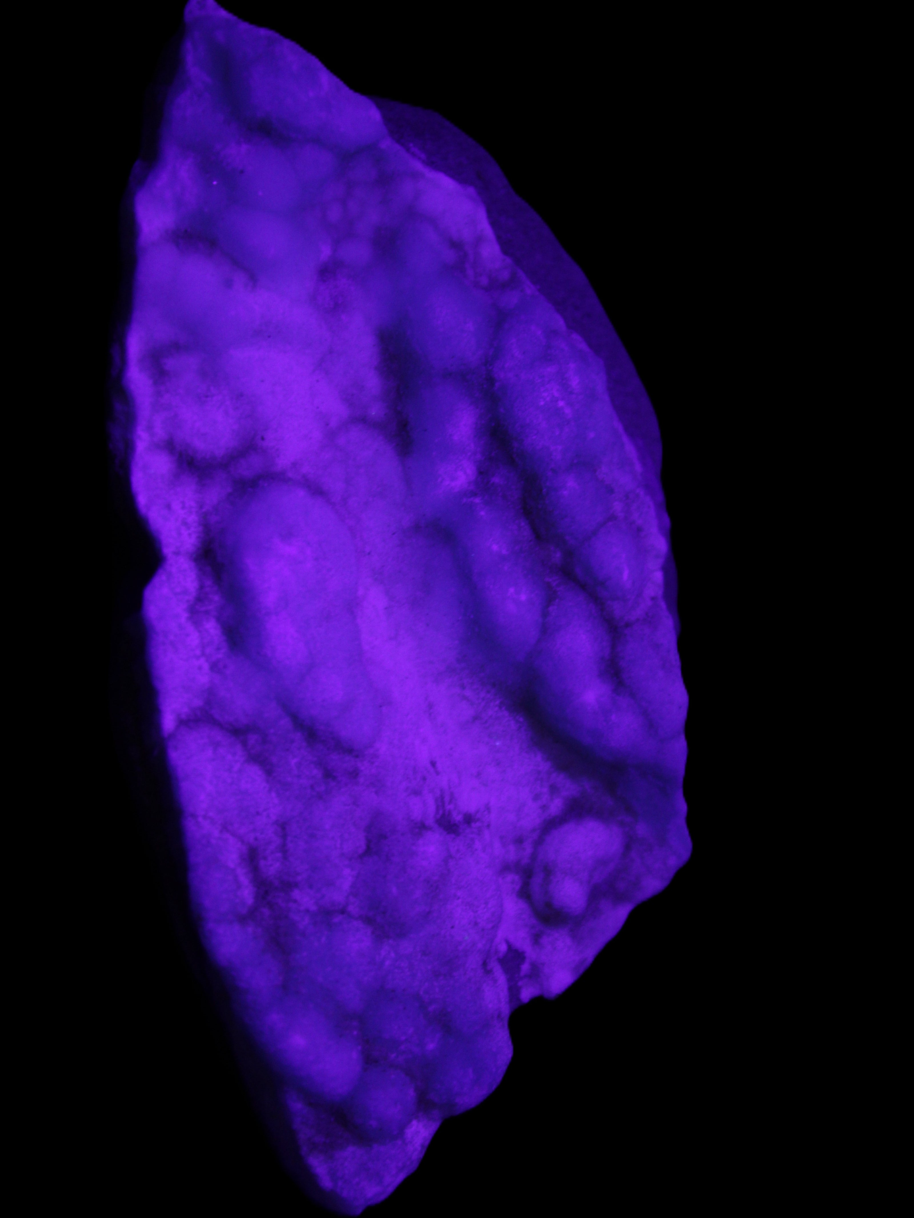 Blue Aragonite specimen 112*35*80mm 270g in UV light - Rocks and Things Store