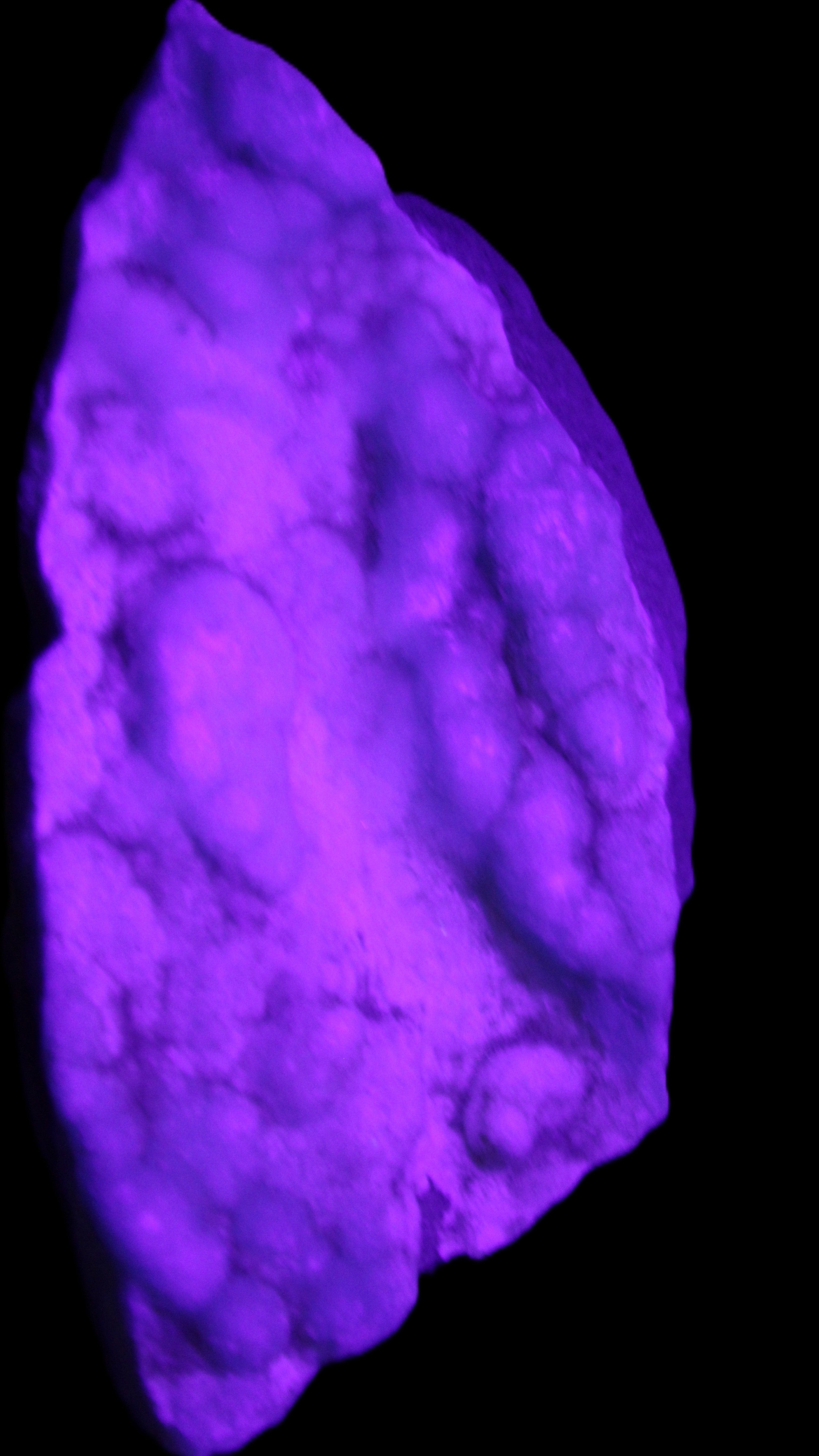 Blue Aragonite specimen 112*35*80mm 270g in UV light - Rocks and Things Store