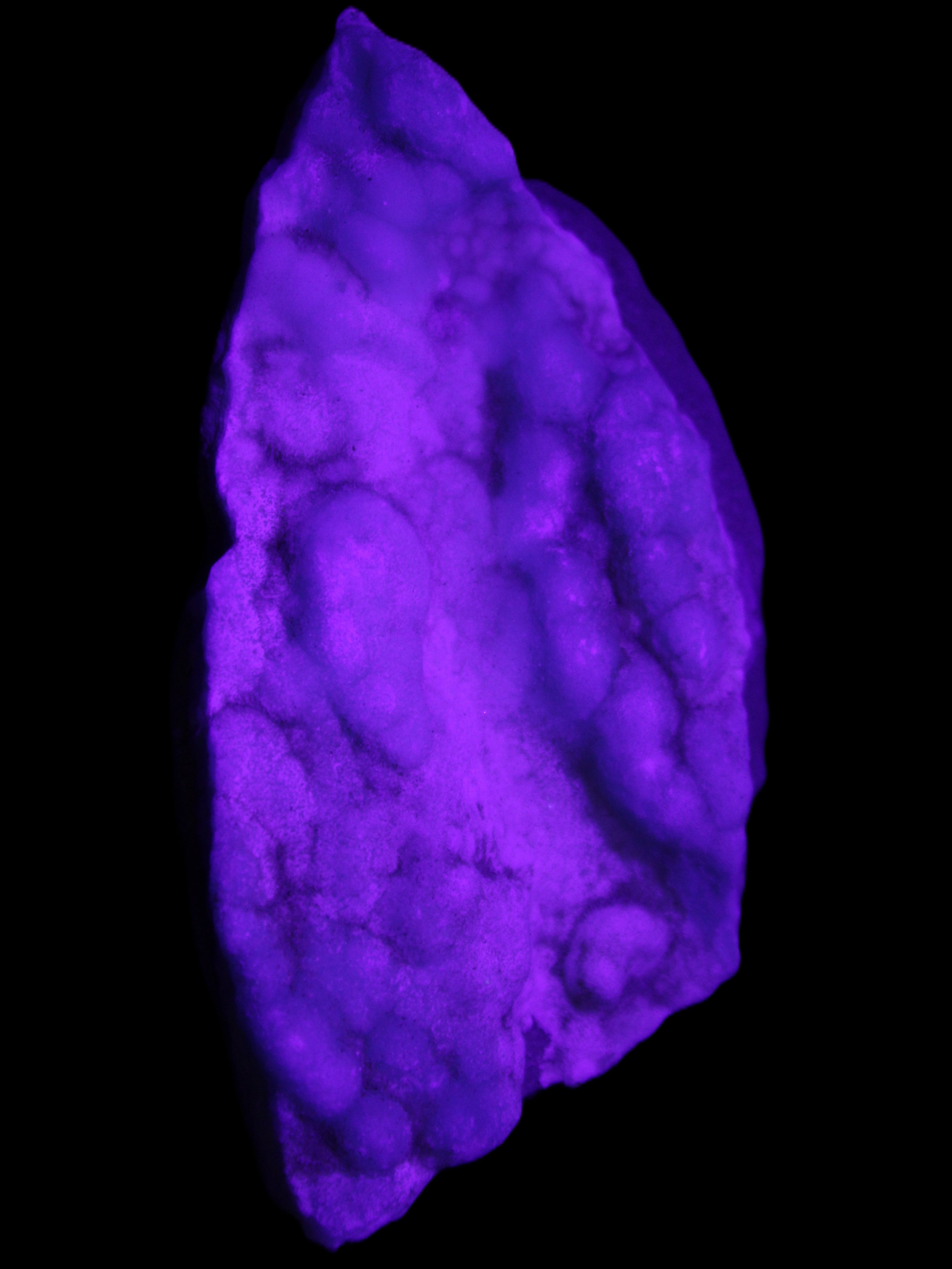 Blue Aragonite specimen 112*35*80mm 270g in UV light - Rocks and Things Store