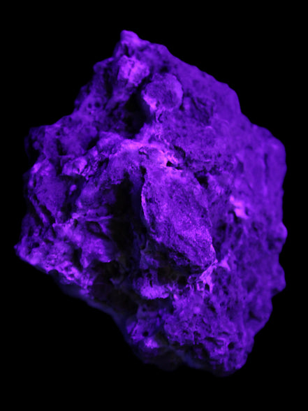 Blue Aragonite Caribbean Calcite specimen 95*55*93mm 343g in UV light - Rocks and Things Store