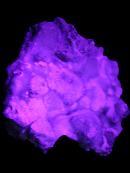 Blue Aragonite Caribbean Calcite specimen 95*55*93mm 343g in UV light - Rocks and Things Store