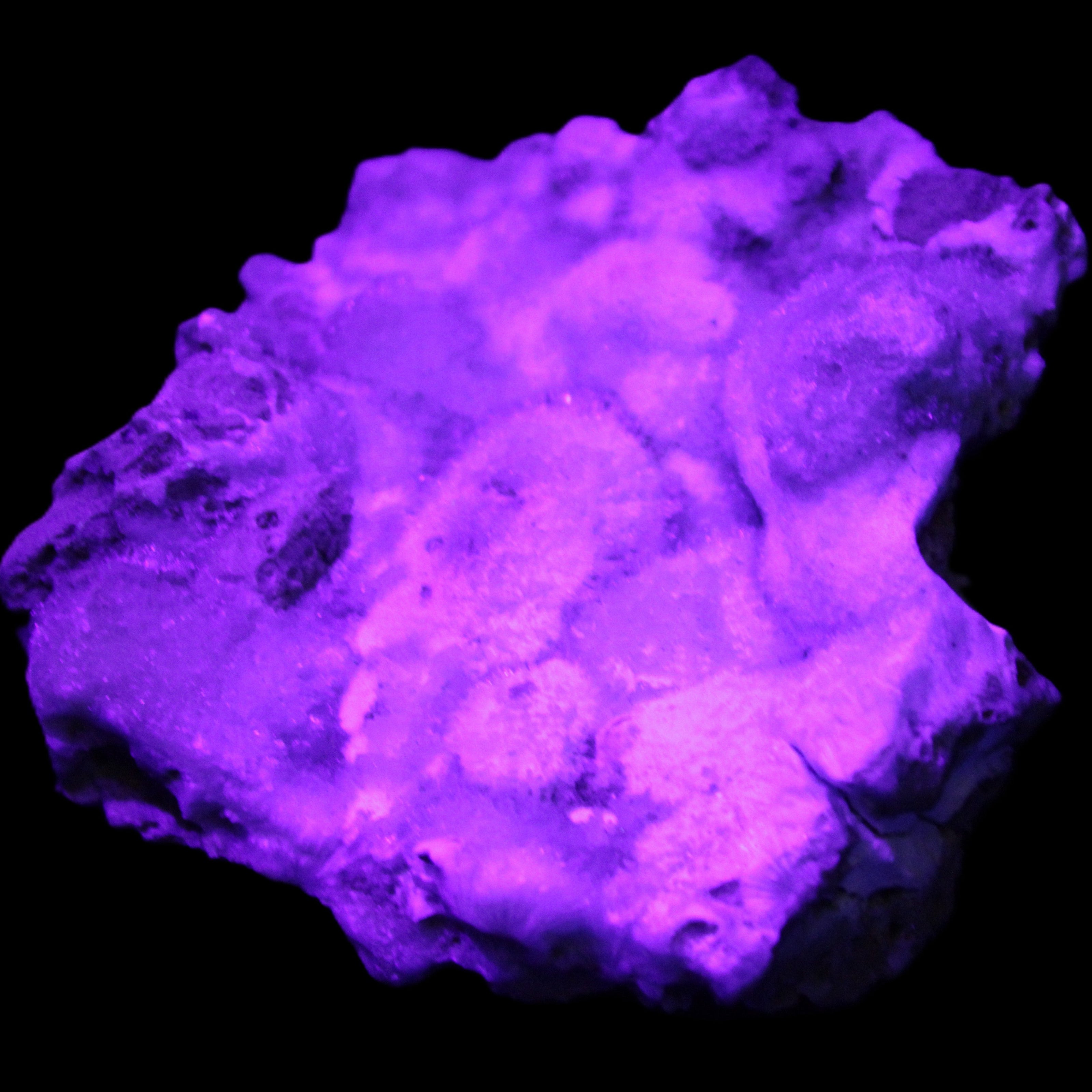 Blue Aragonite Caribbean Calcite specimen 95*55*93mm 343g in UV light - Rocks and Things Store
