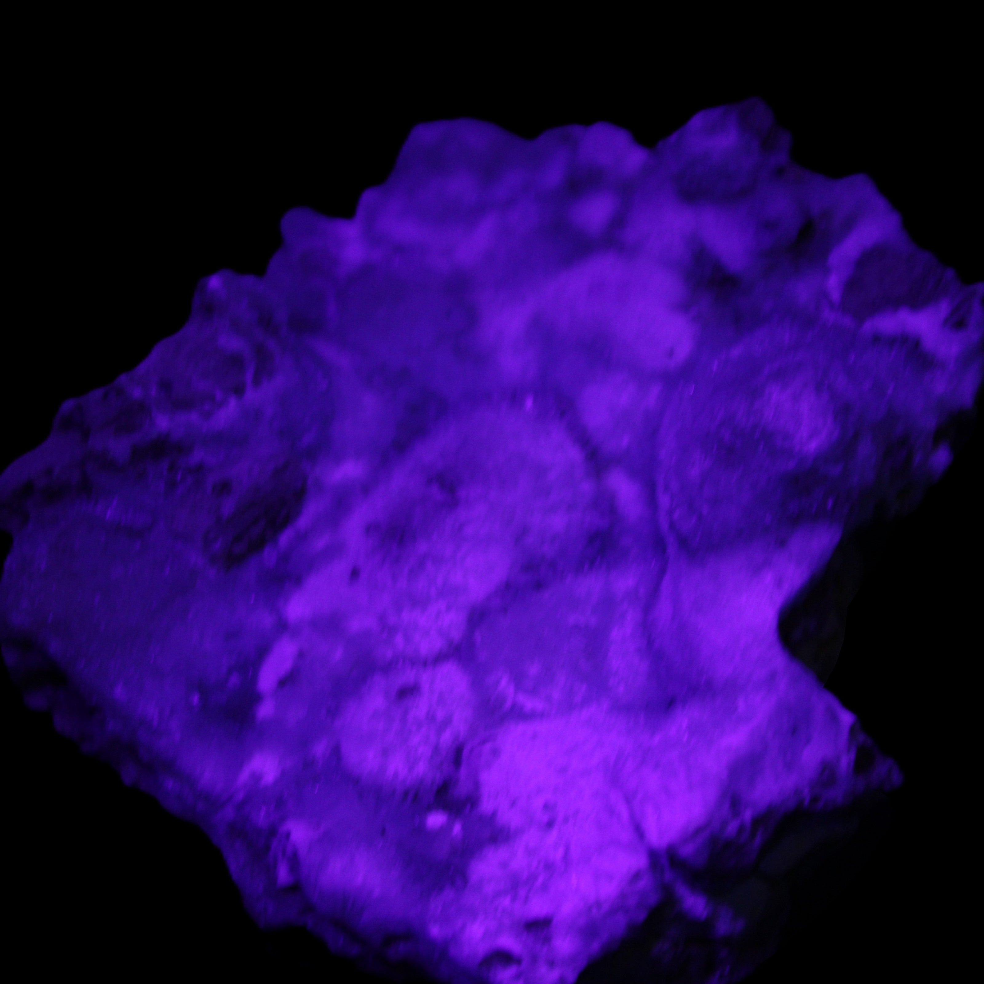 Blue Aragonite Caribbean Calcite specimen 95*55*93mm 343g in UV light - Rocks and Things Store