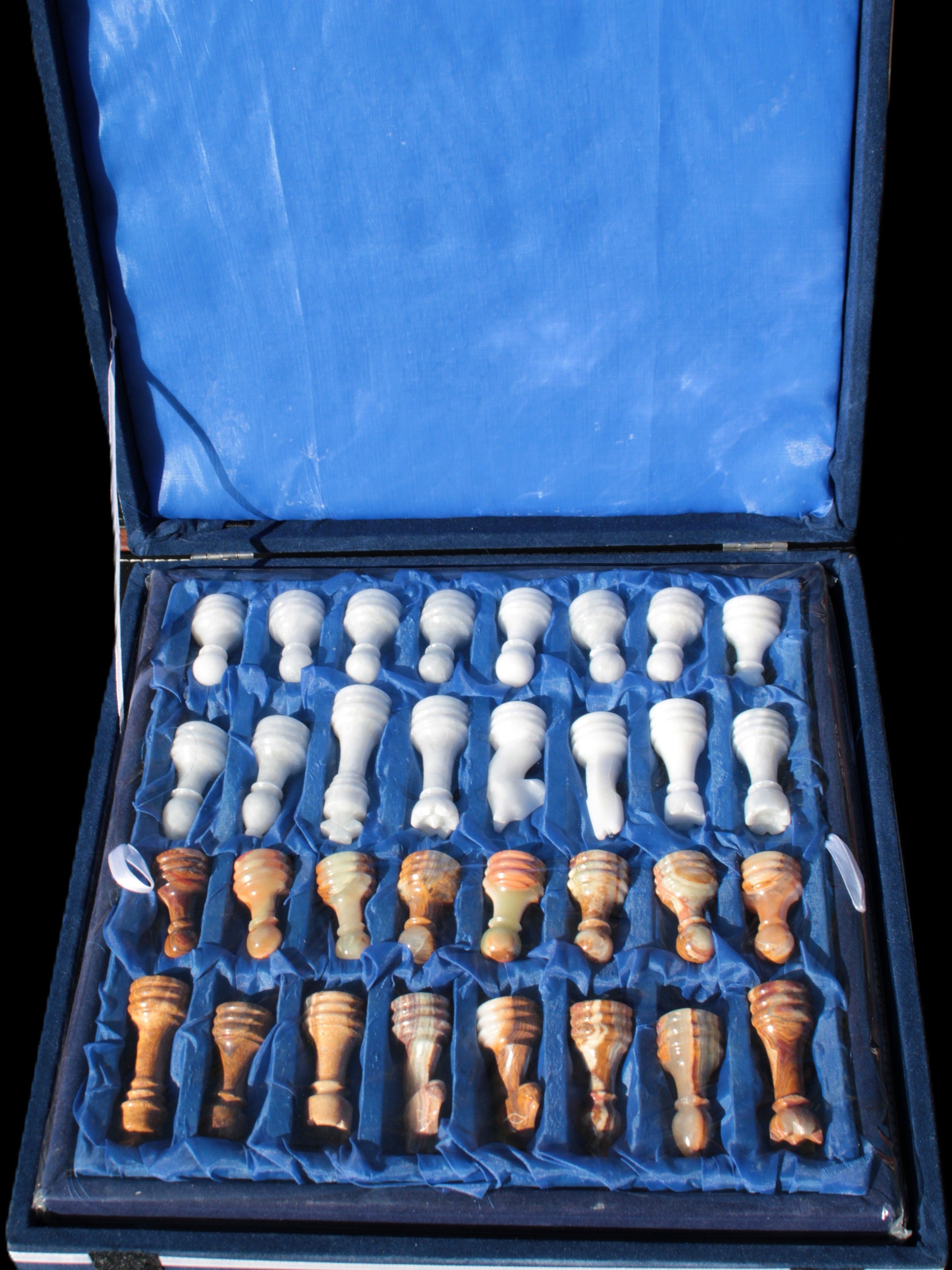 Afghan Jade Onyx Chess Set in case 4900g Rocks and Things