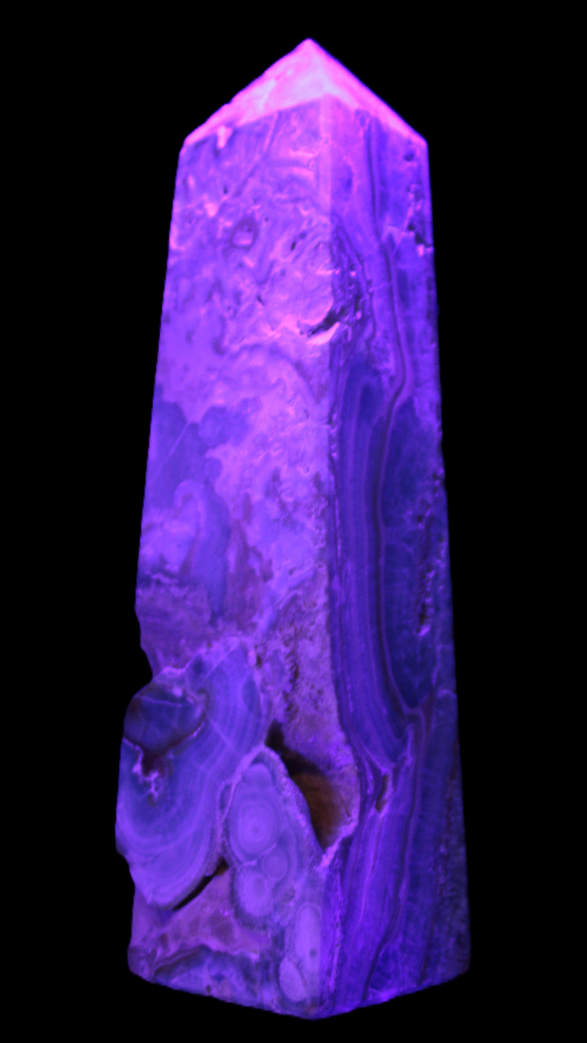 Caribbean Calcite obelisk 228*55*67mm 1554g in UV light - Rocks and Things Store
