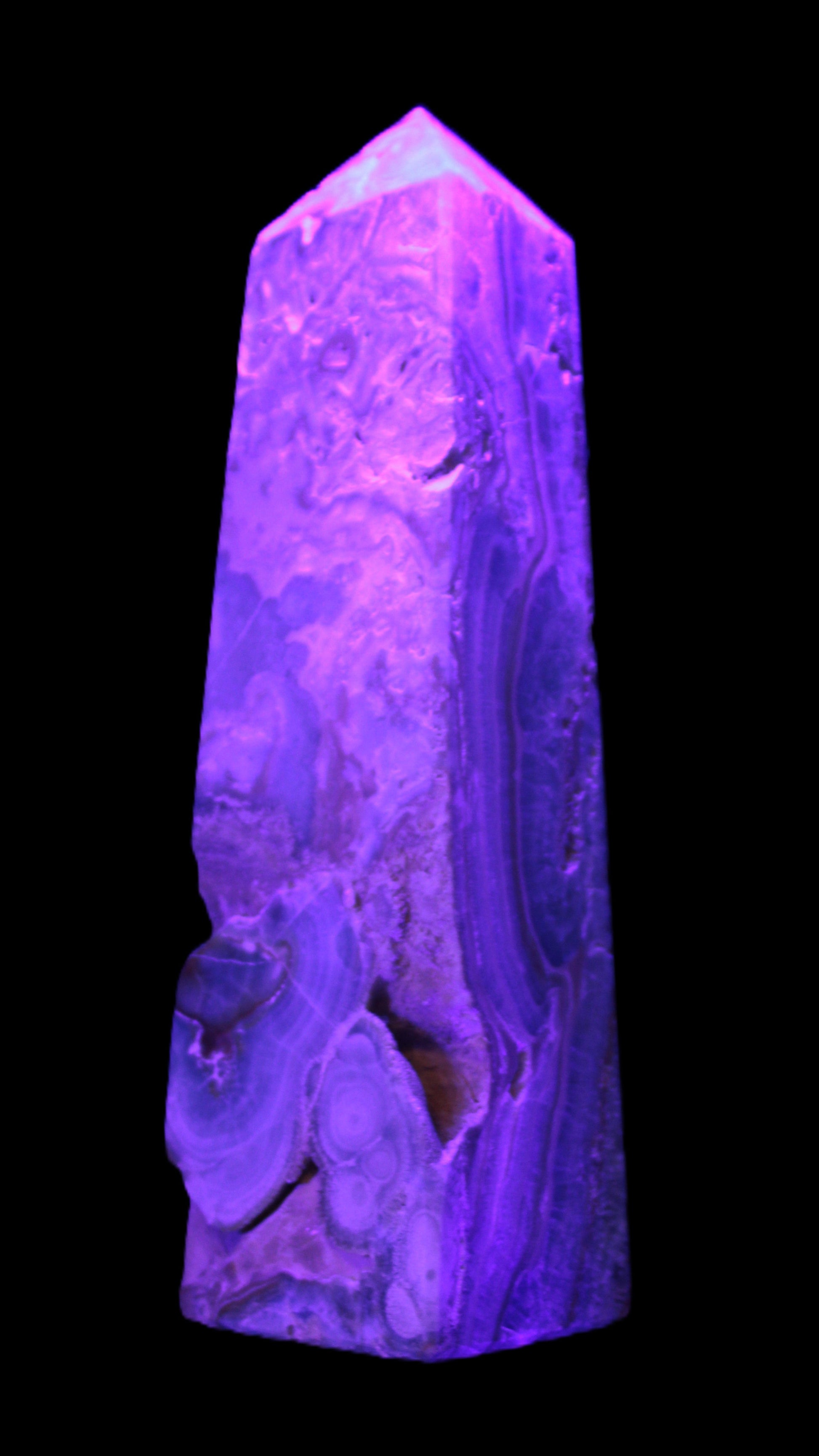 Caribbean Calcite obelisk 228*55*67mm 1554g in UV light - Rocks and Things Store