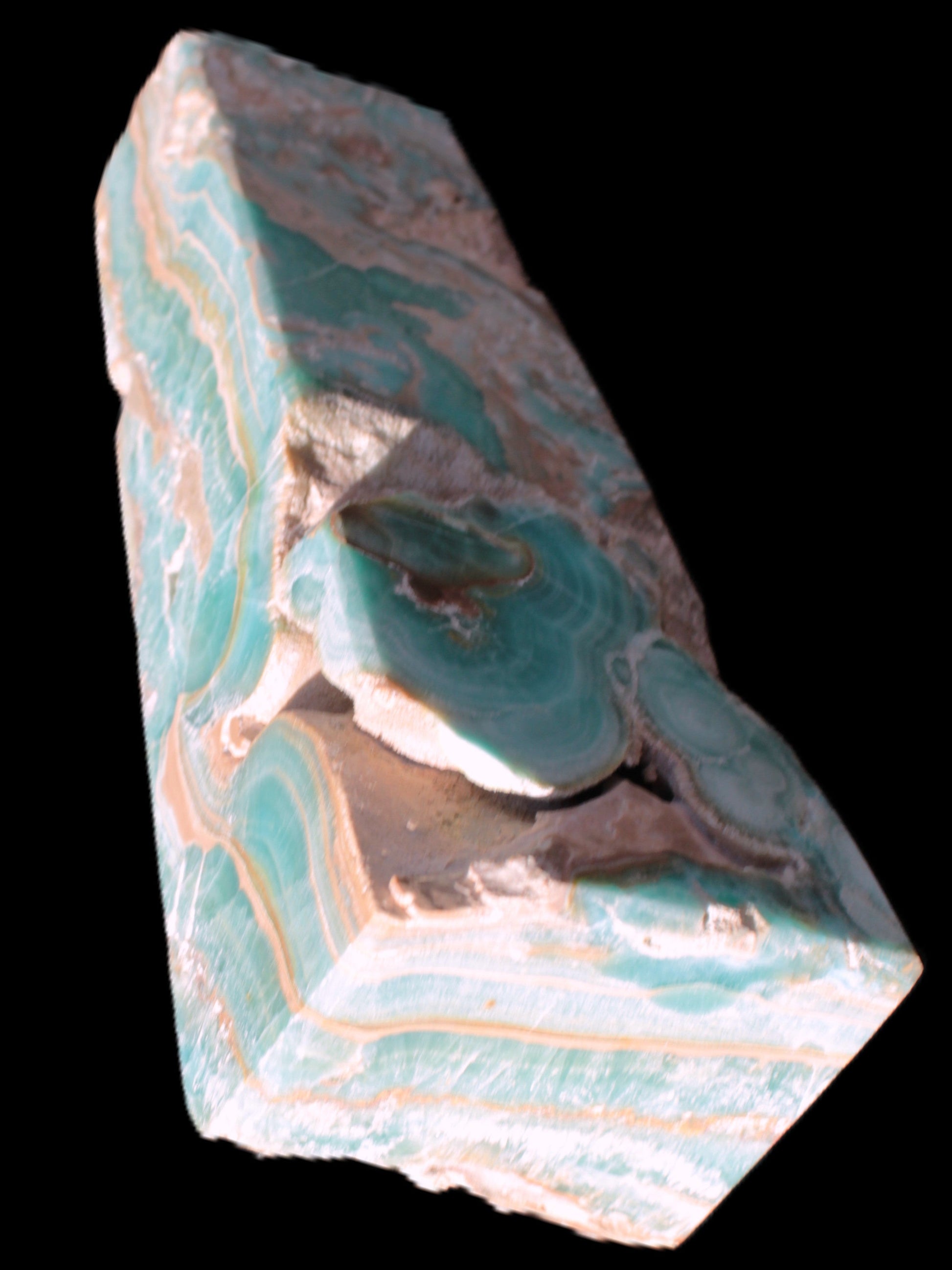 Caribbean Calcite obelisk 228*55*67mm 1554g in bright sunlight - Rocks and Things Store