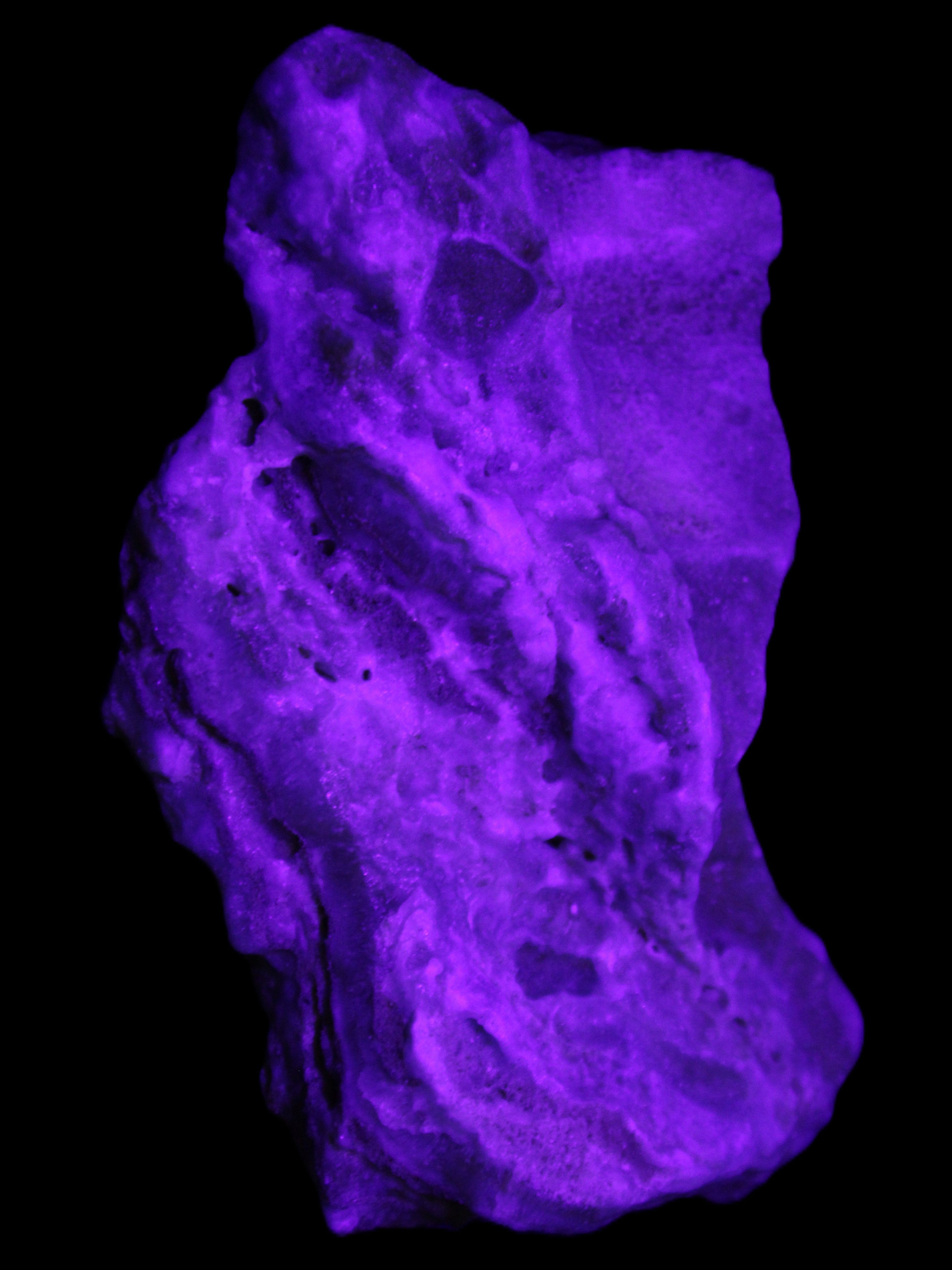 Blue Aragonite specimen 192*30*56mm 167g in UV light - Rocks and Things Store