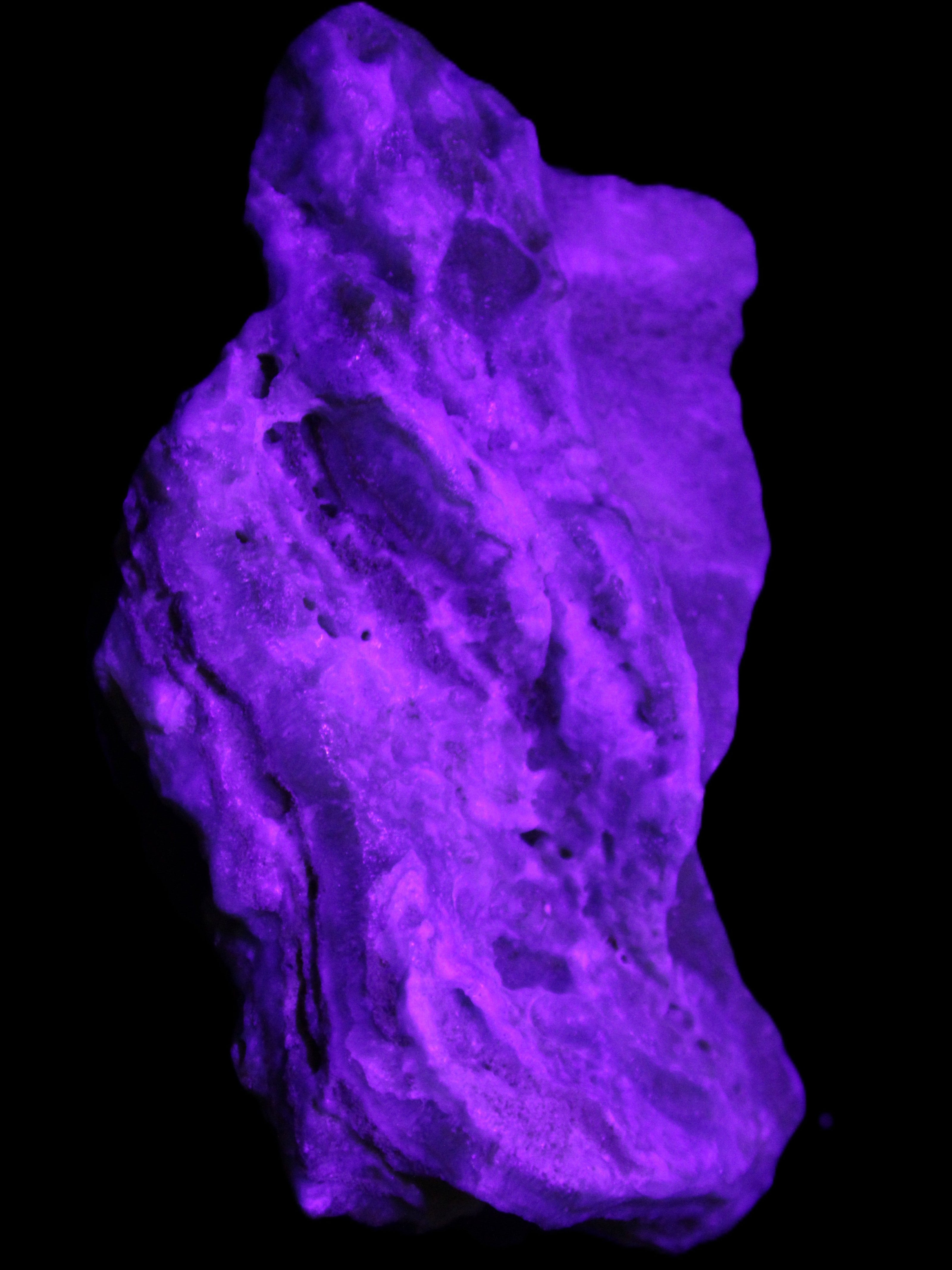 Blue Aragonite specimen 192*30*56mm 167g in UV light - Rocks and Things Store