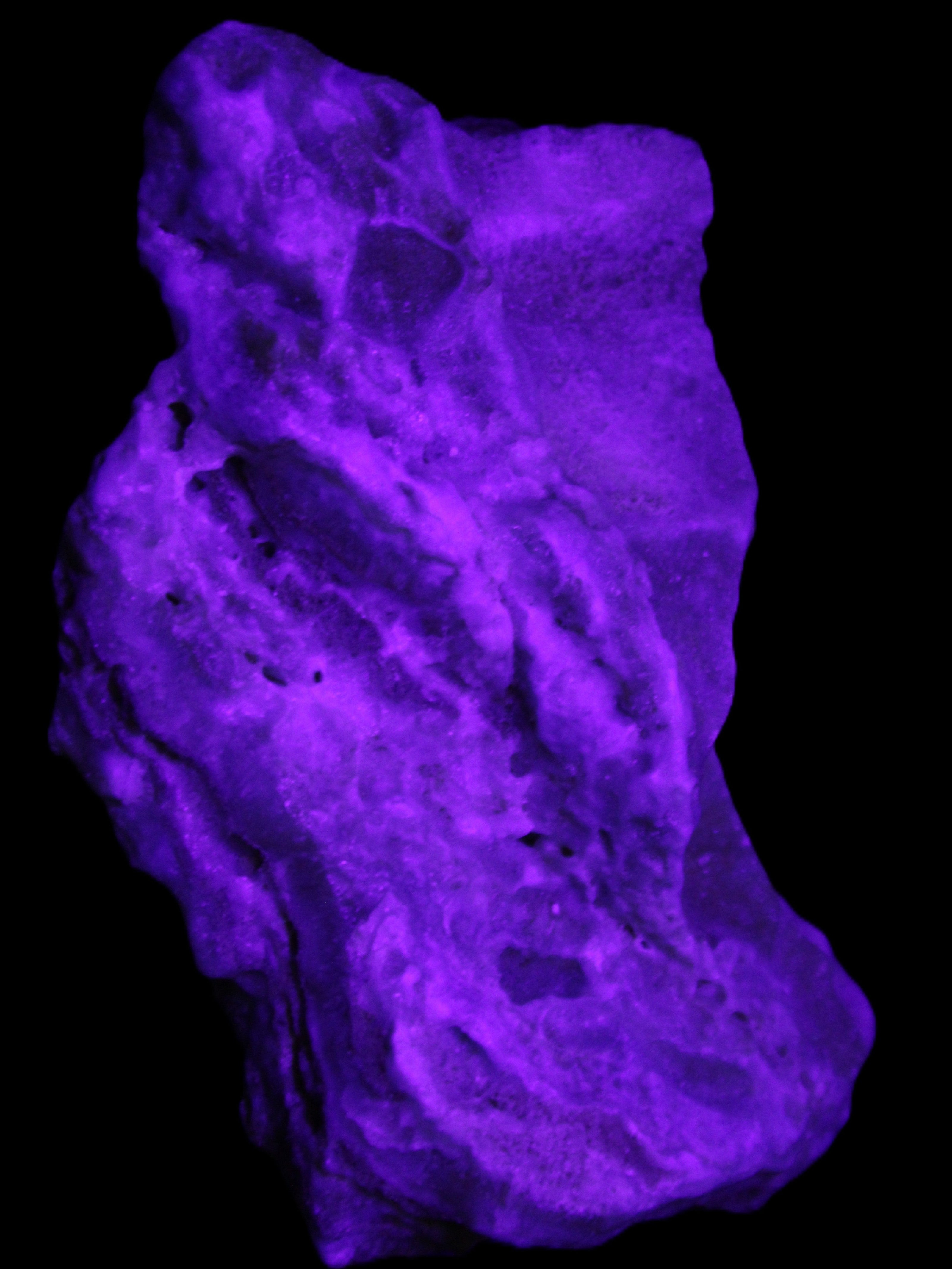 Blue Aragonite specimen 192*30*56mm 167g in UV light - Rocks and Things Store