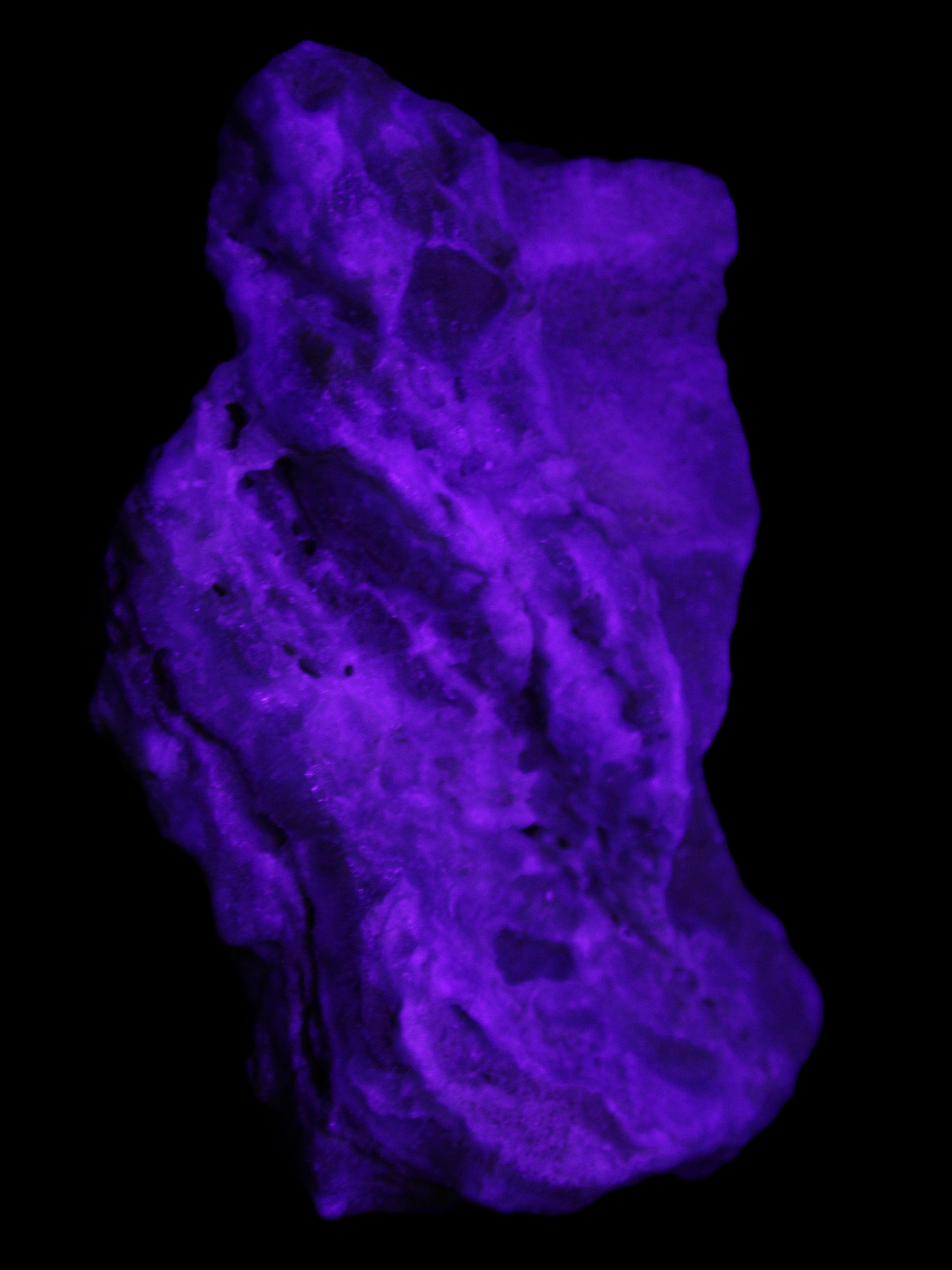 Blue Aragonite specimen 192*30*56mm 167g in UV light - Rocks and Things Store