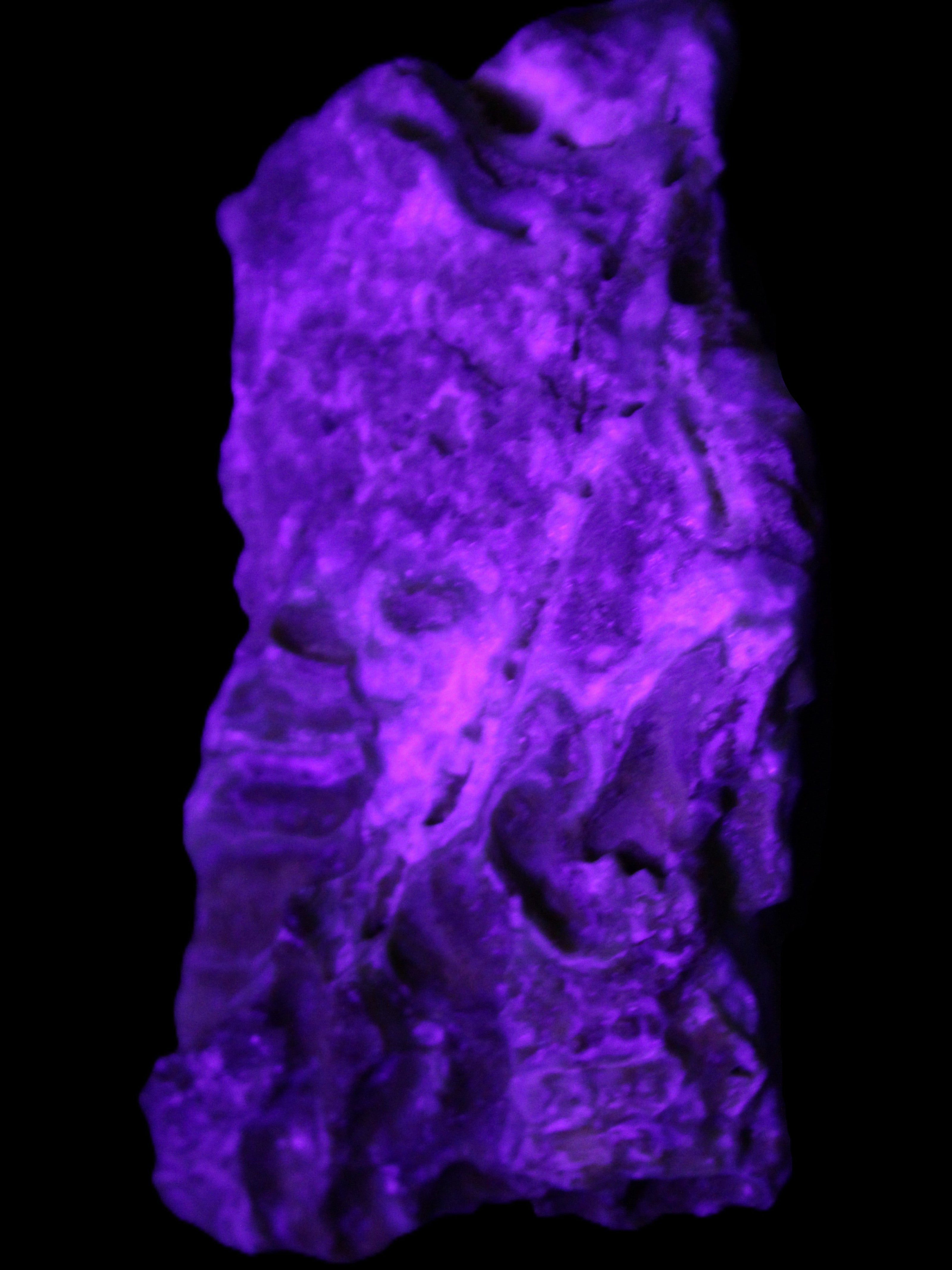 Blue Aragonite specimen 192*30*56mm 167g in UV light - Rocks and Things Store