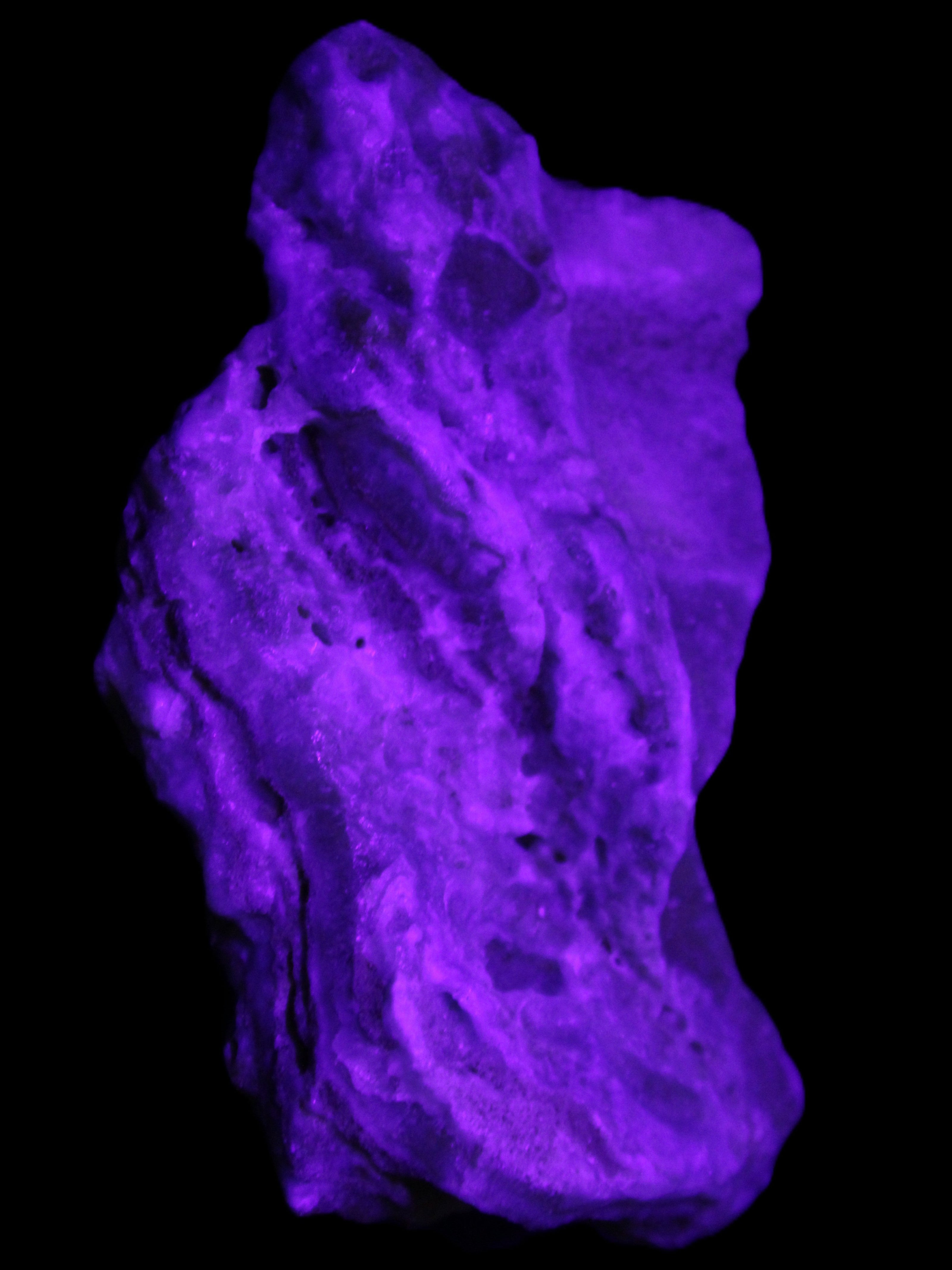 Blue Aragonite specimen 192*30*56mm 167g in UV light - Rocks and Things Store