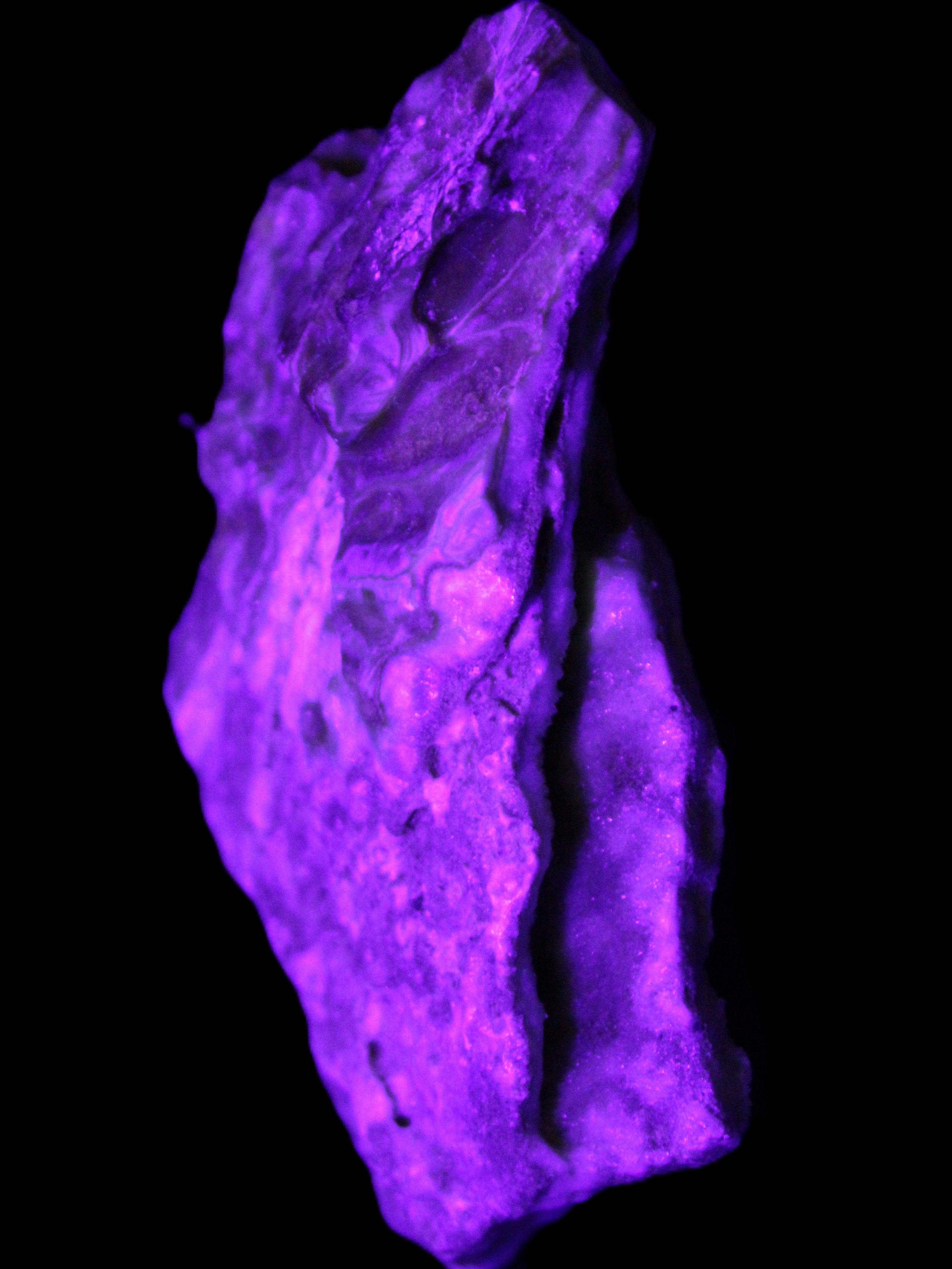 Blue Aragonite specimen 192*30*56mm 167g in UV light - Rocks and Things Store