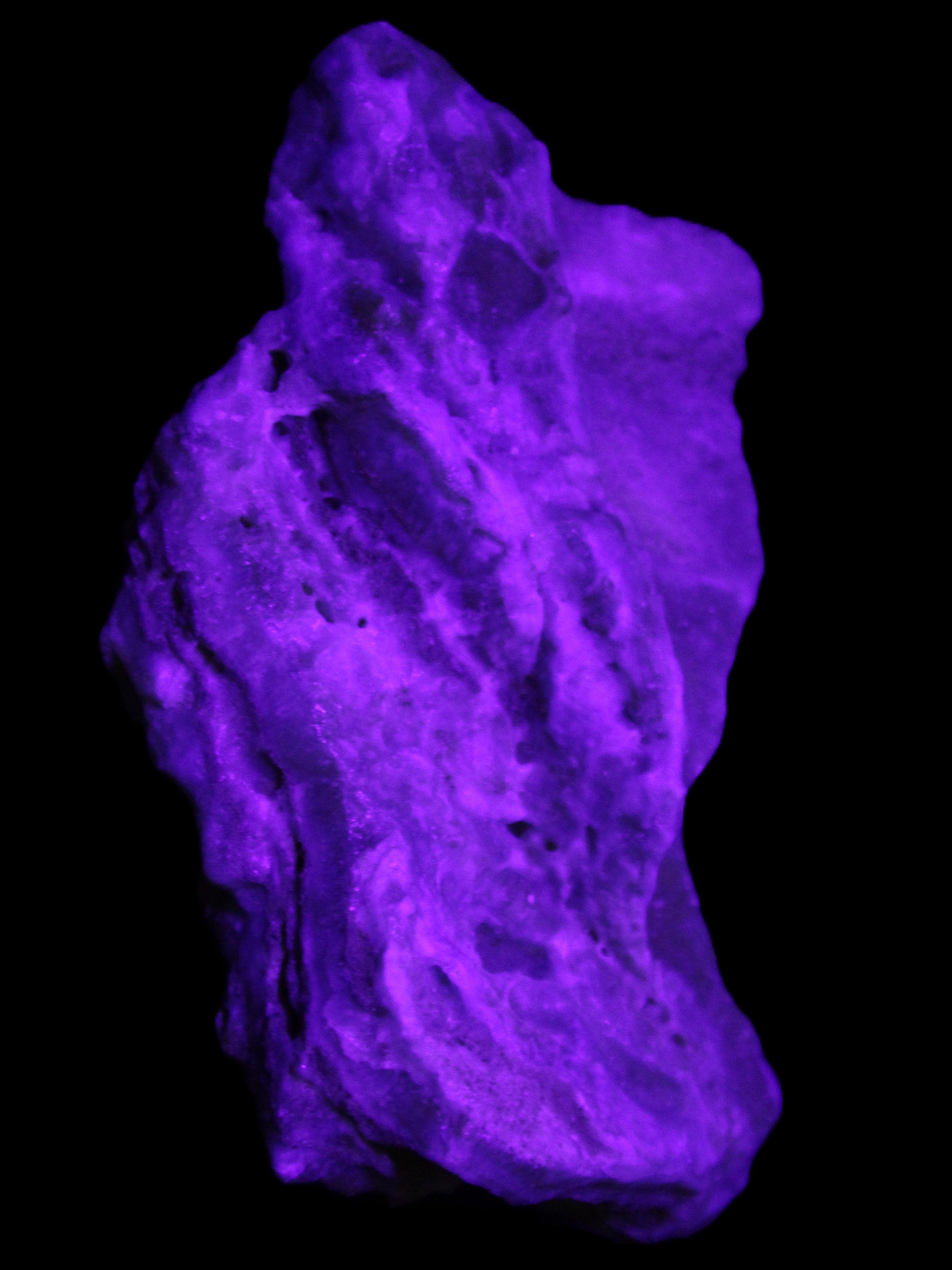 Blue Aragonite specimen 192*30*56mm 167g in UV light - Rocks and Things Store