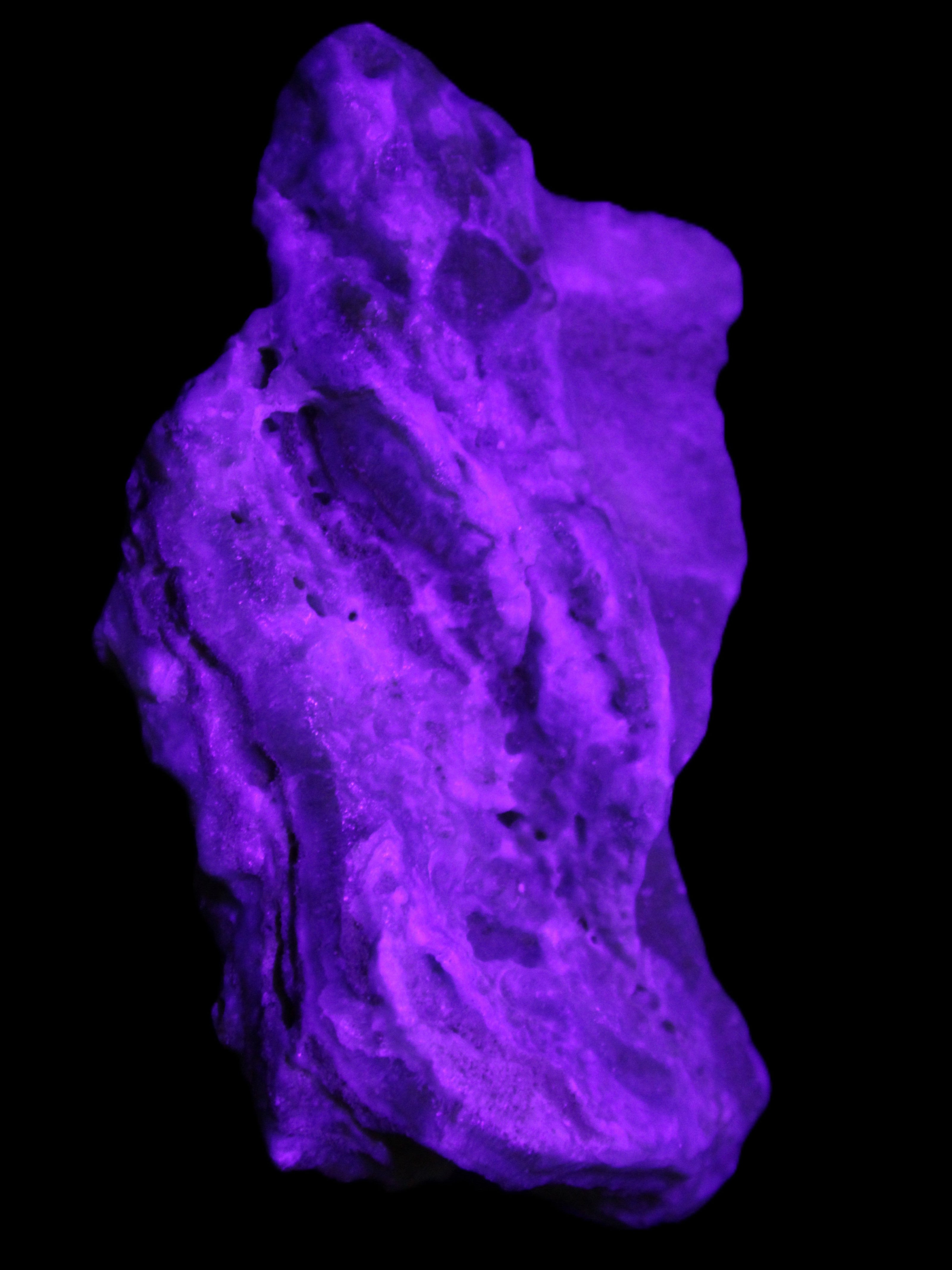 Blue Aragonite specimen 192*30*56mm 167g in UV light - Rocks and Things Store