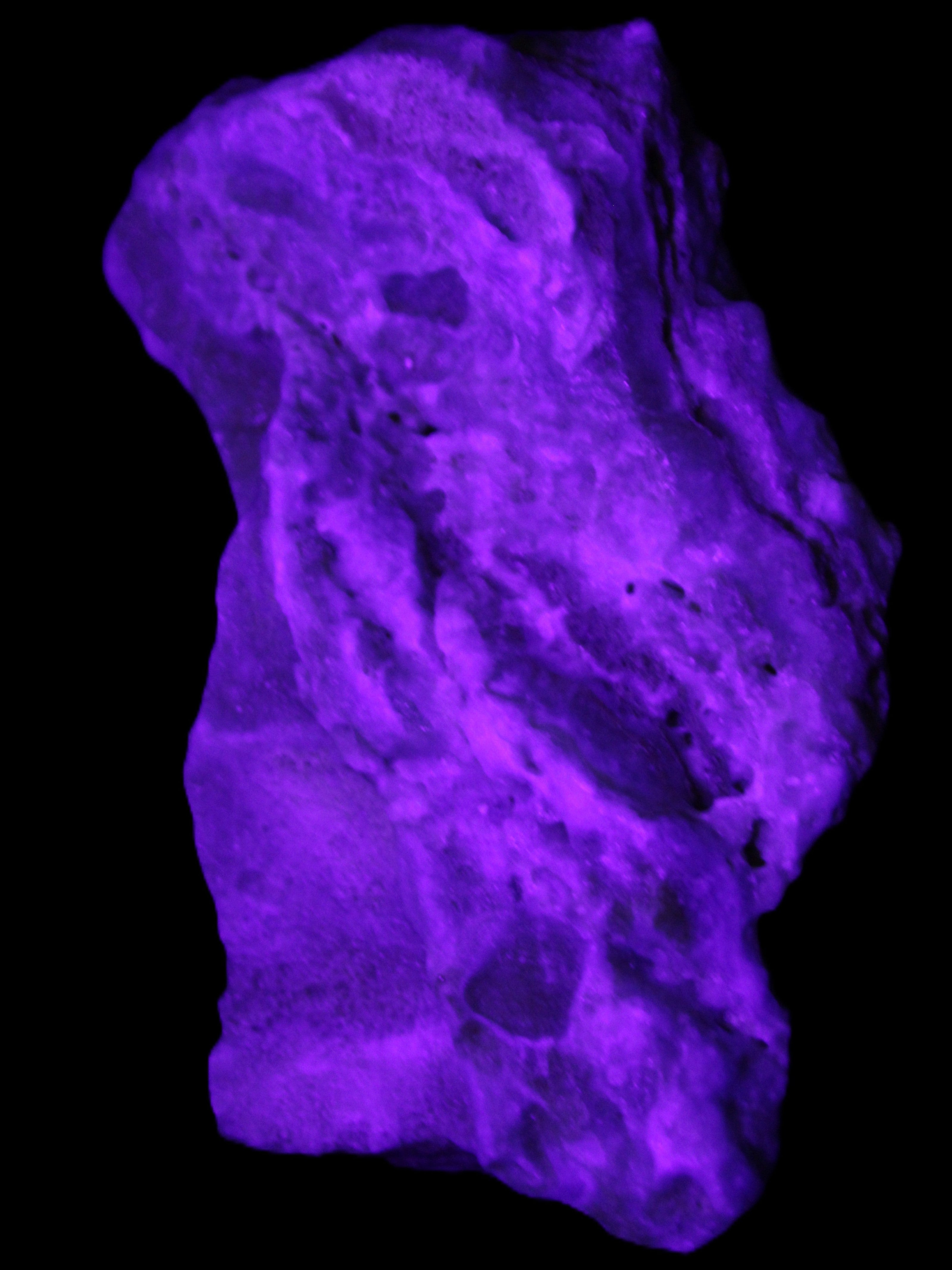 Blue Aragonite specimen 192*30*56mm 167g in UV light - Rocks and Things Store