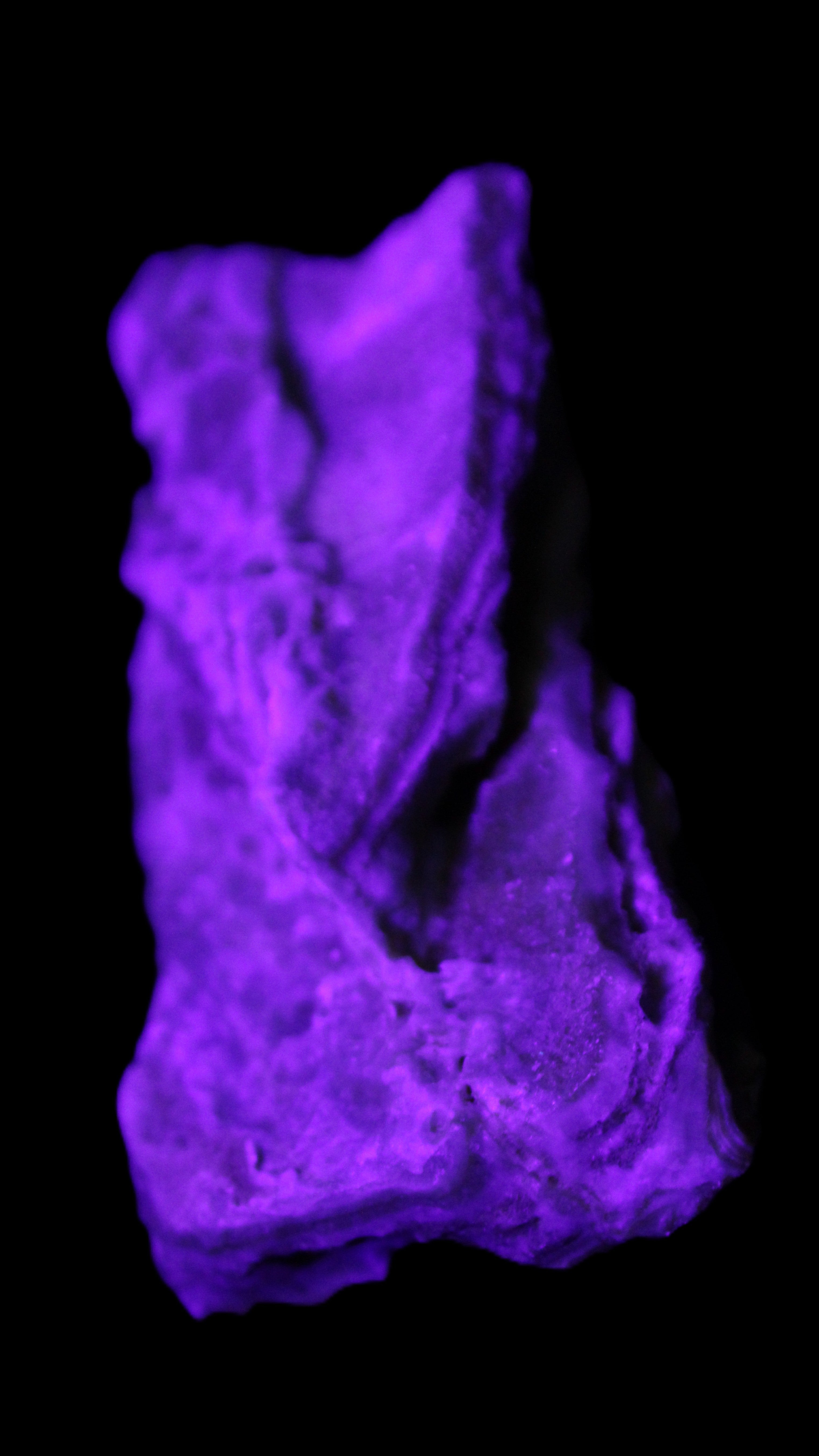 Blue Aragonite specimen 192*30*56mm 167g in UV light - Rocks and Things Store