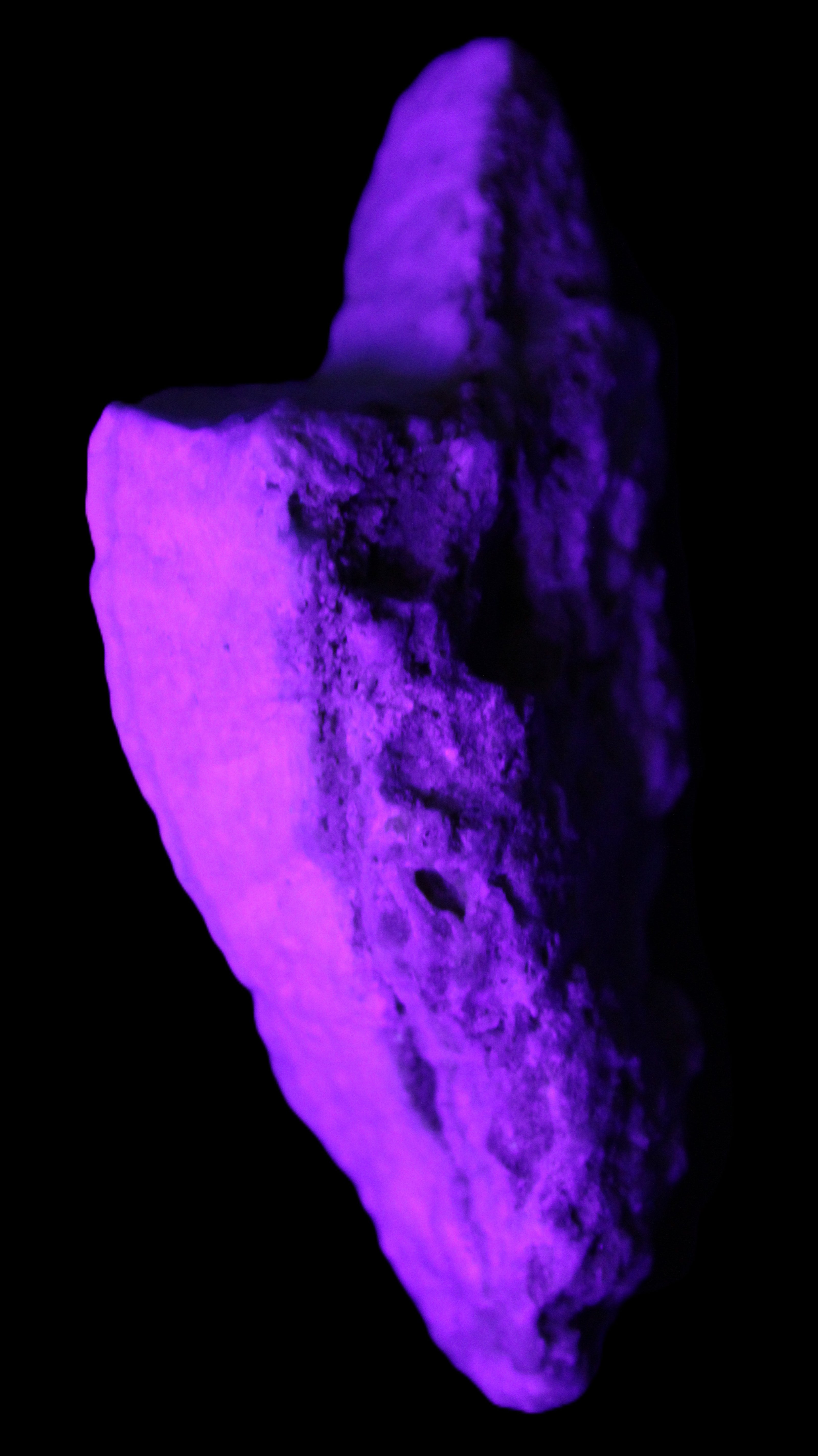 Blue Aragonite specimen 109*32*50mm 172g in UV light - Rocks and Things Store