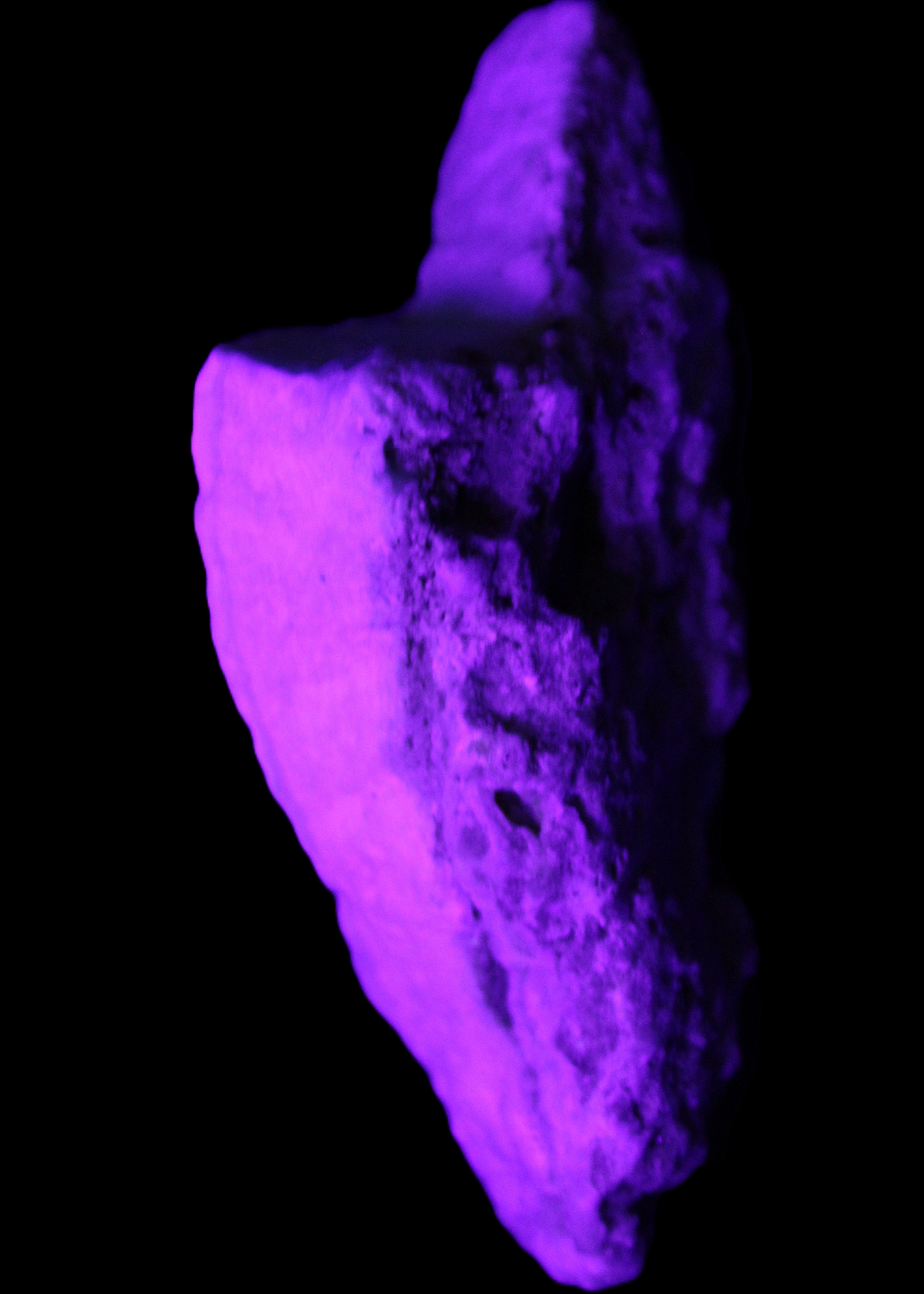 Blue Aragonite specimen 109*32*50mm 172g in UV light - Rocks and Things Store