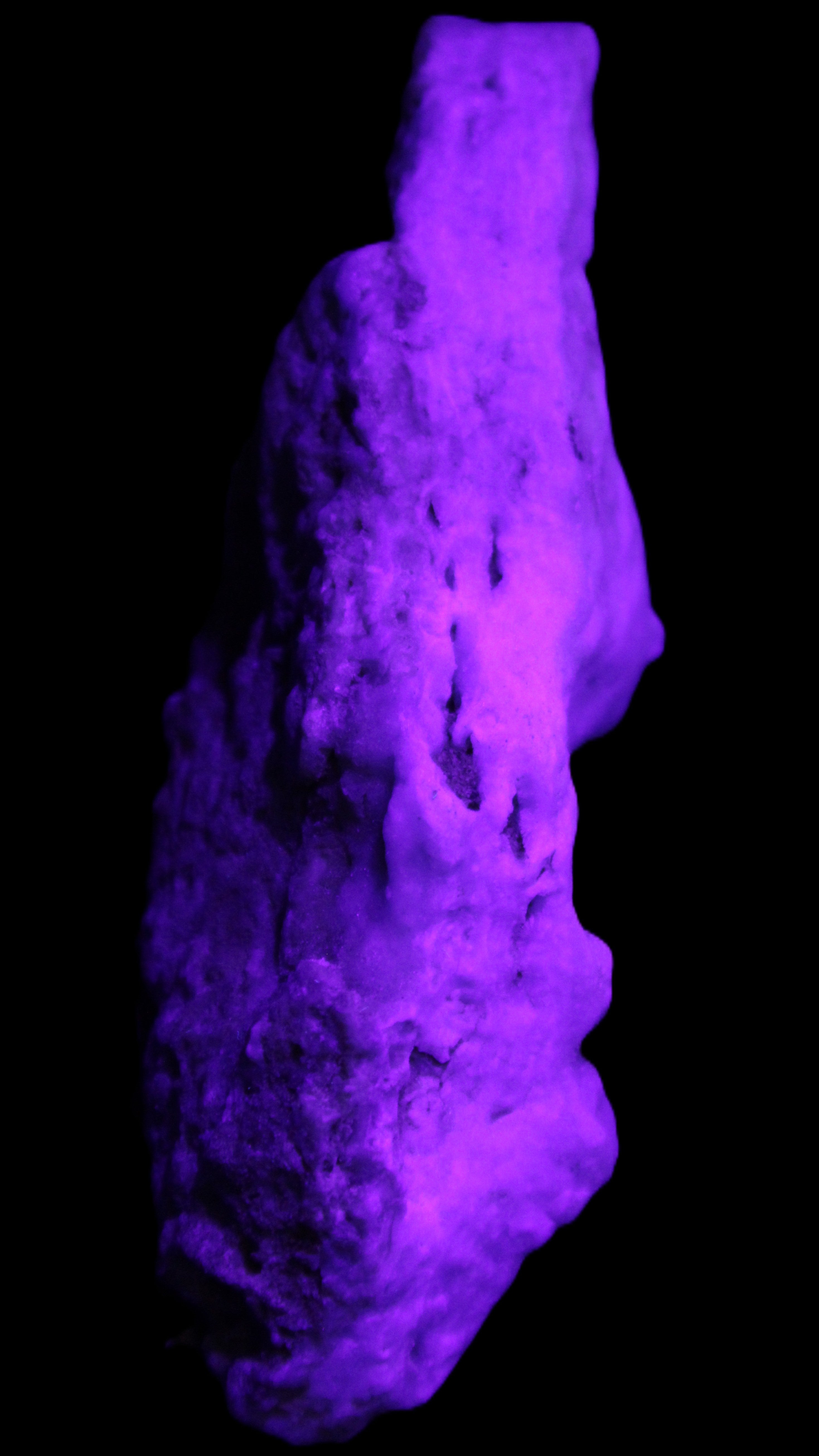 Blue Aragonite specimen 109*32*50mm 172g in UV light - Rocks and Things Store