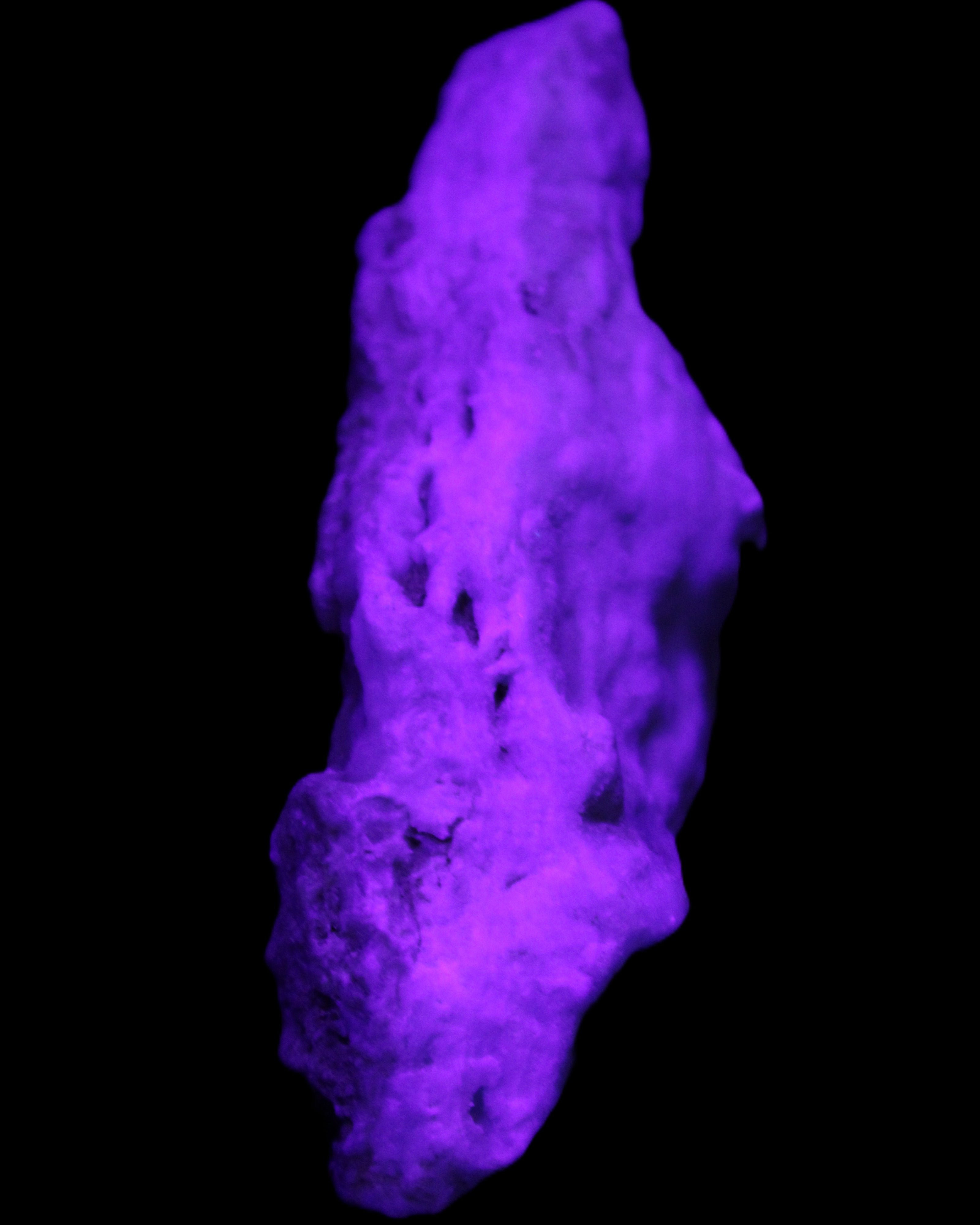 Blue Aragonite specimen 109*32*50mm 172g in UV light - Rocks and Things Store