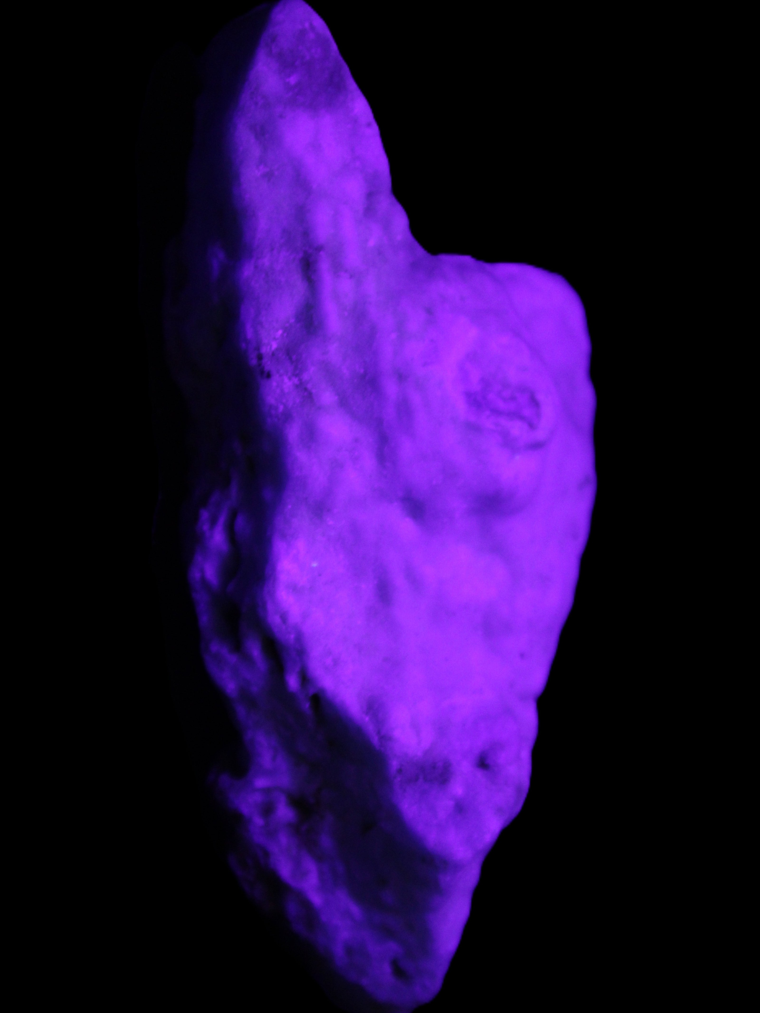 Blue Aragonite specimen 109*32*50mm 172g in UV light - Rocks and Things Store