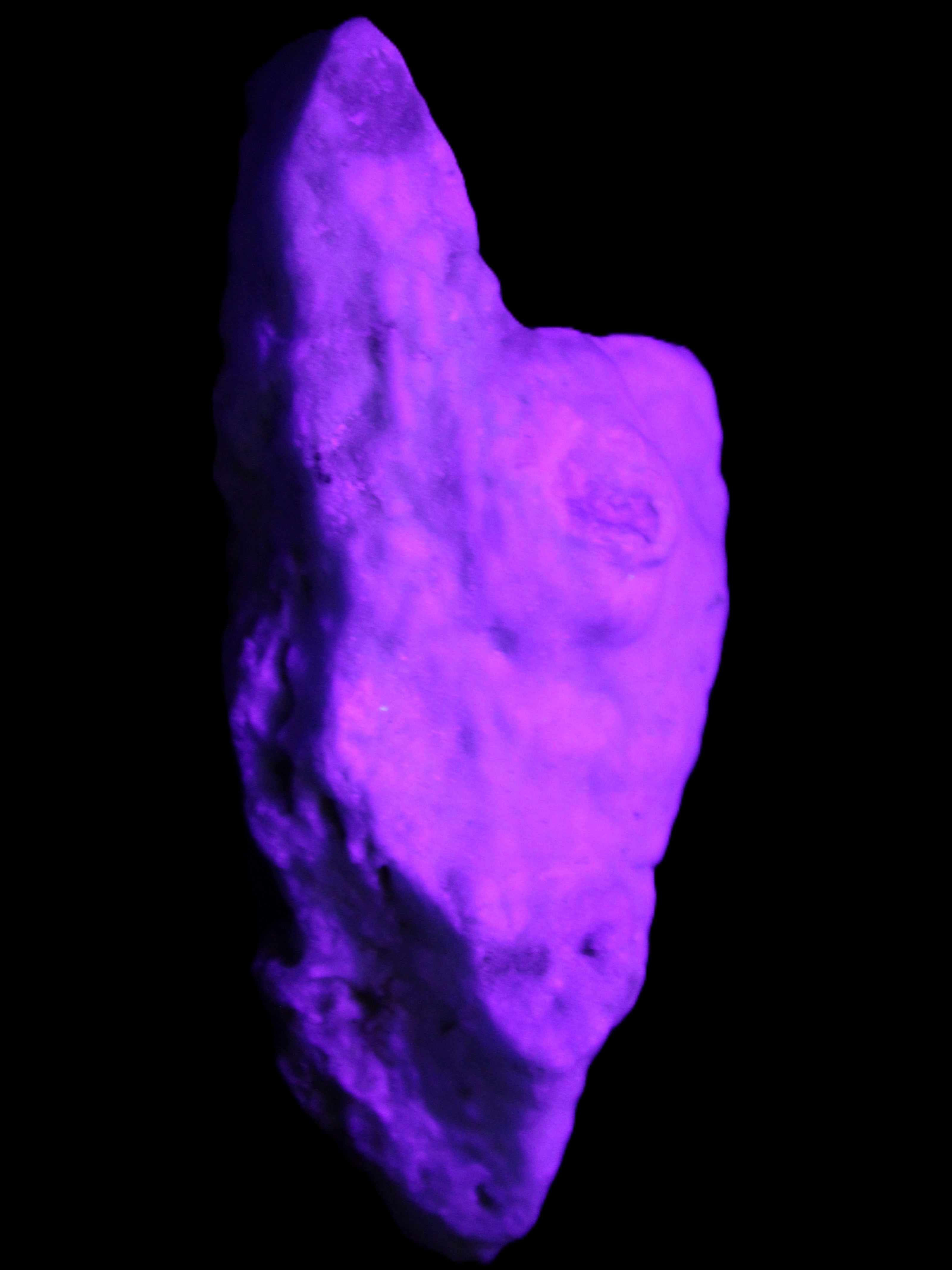 Blue Aragonite specimen 109*32*50mm 172g in UV light - Rocks and Things Store