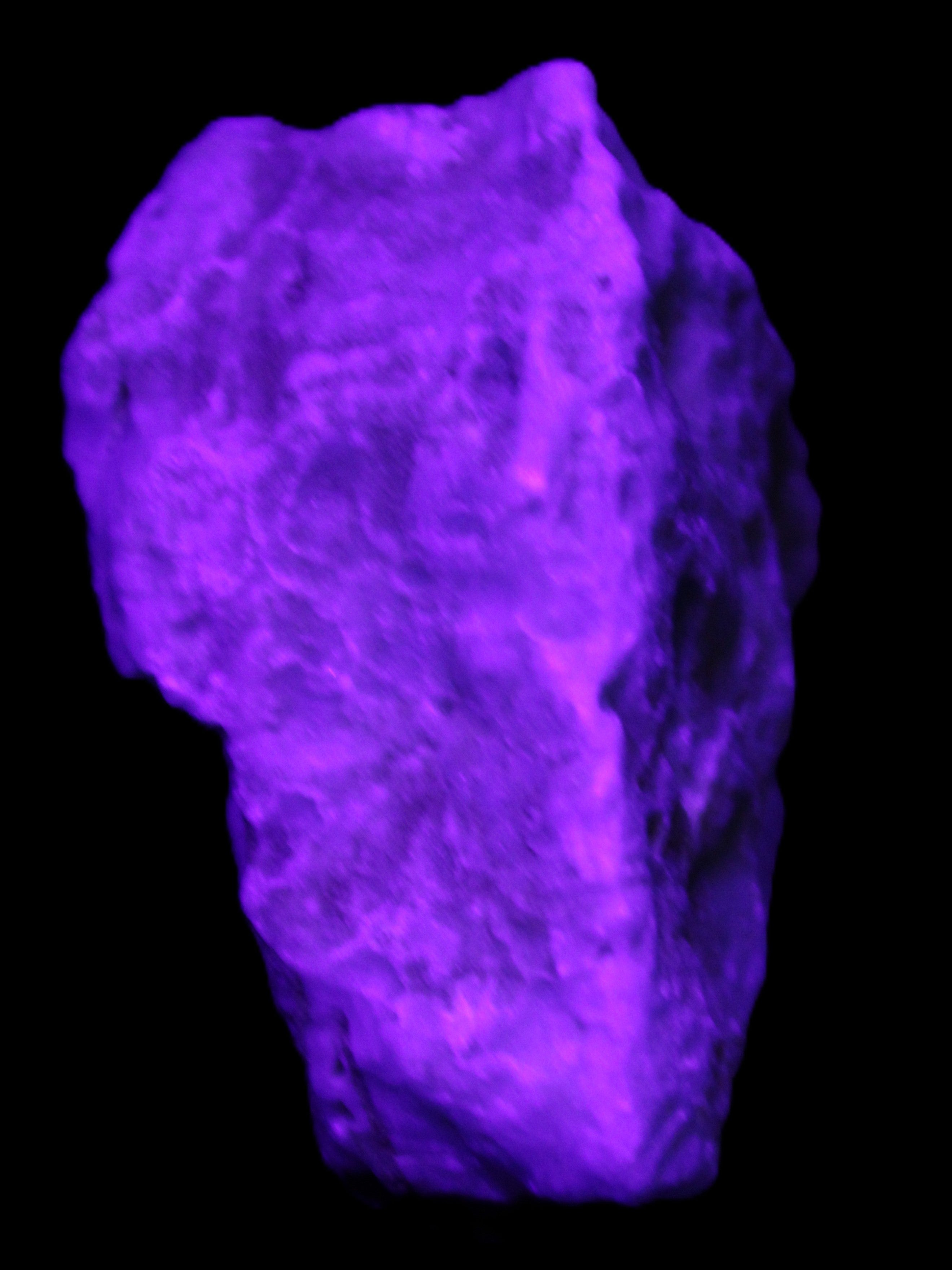 Blue Aragonite specimen 65*38*48mm 141g in UV light - Rocks and Things Store