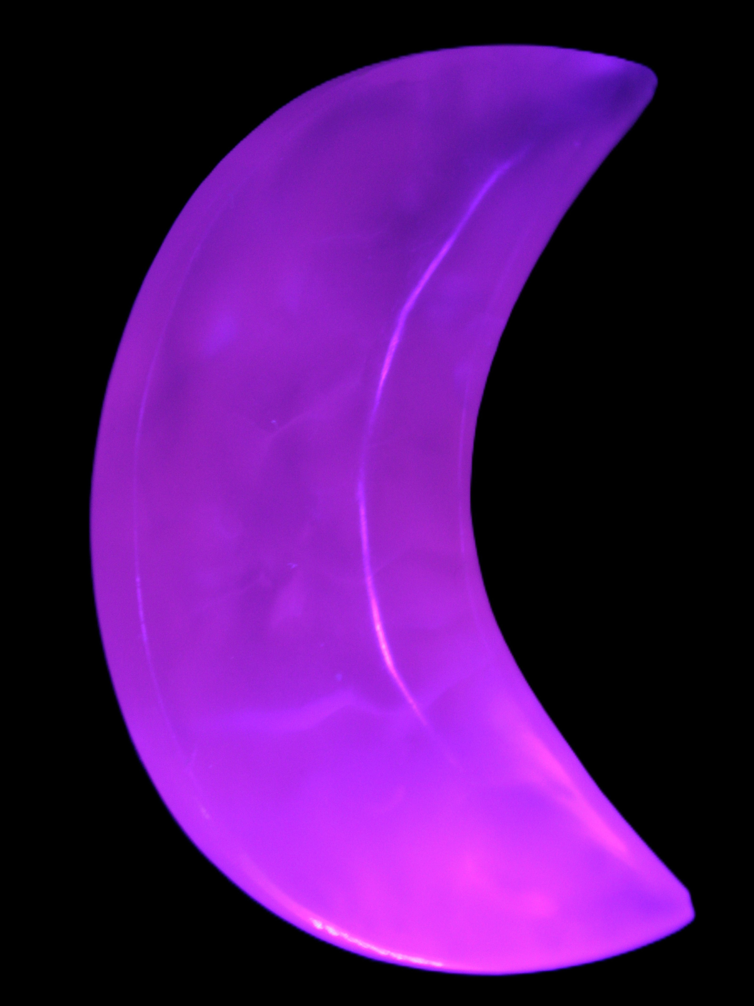 Mangano Calcite moon 92*80mm 154g Rocks and Things Store